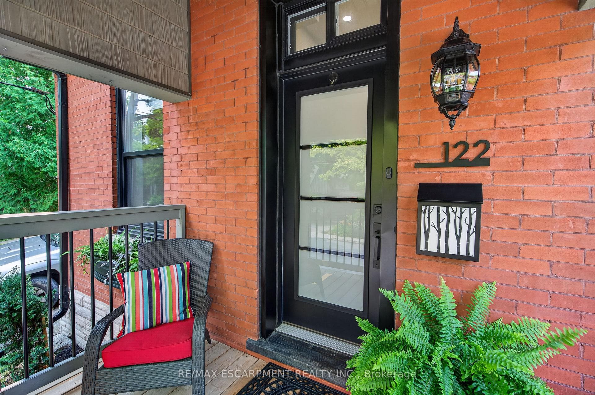 122 Stuart Street photo 3