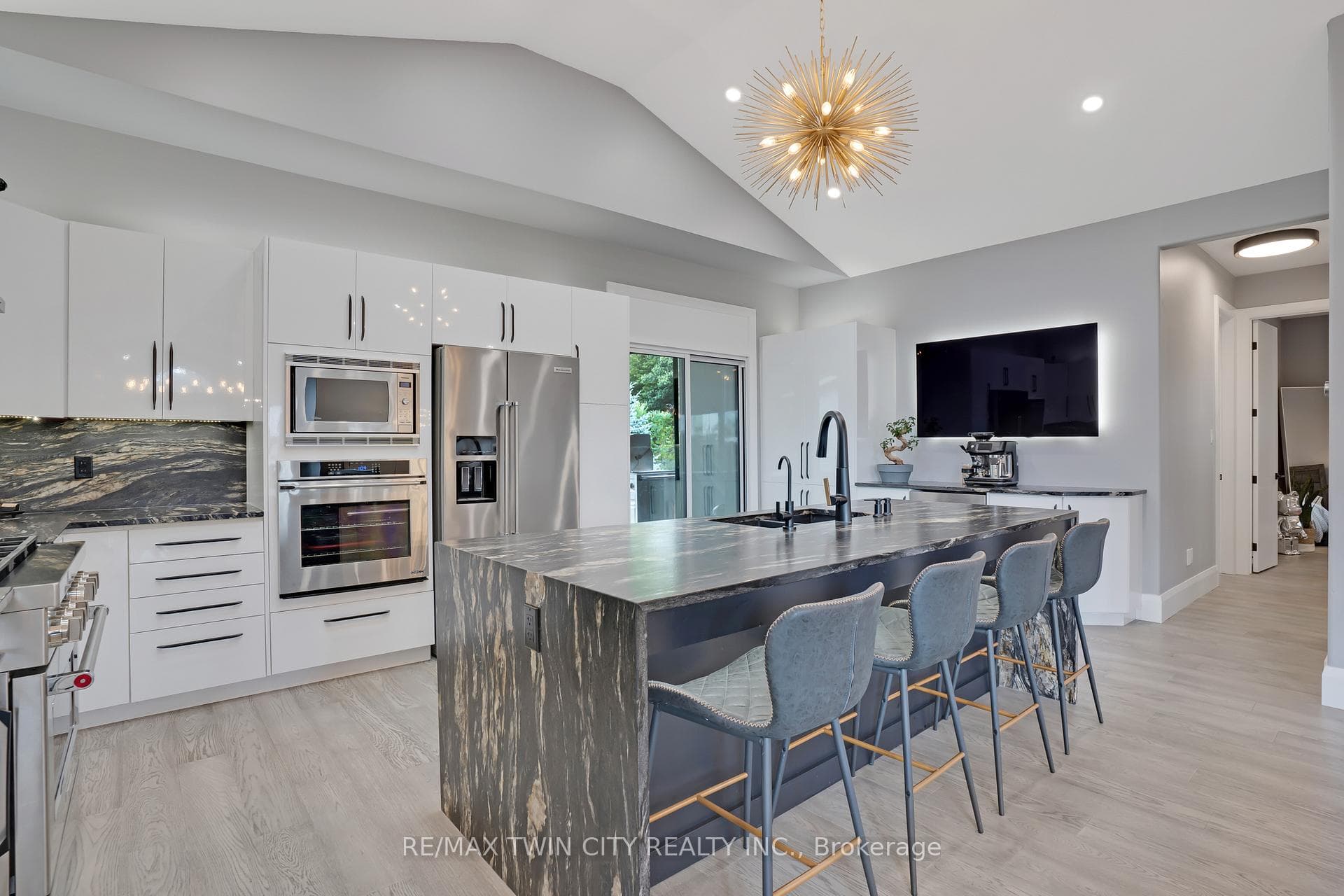 34 Woodcrest Court photo 9