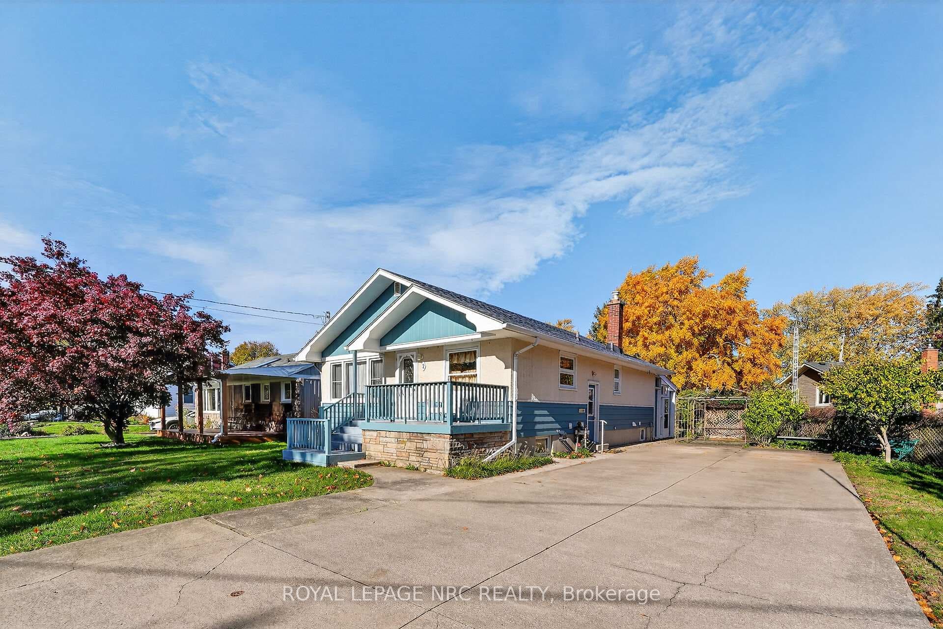 DOUBLE DRIVEWAY