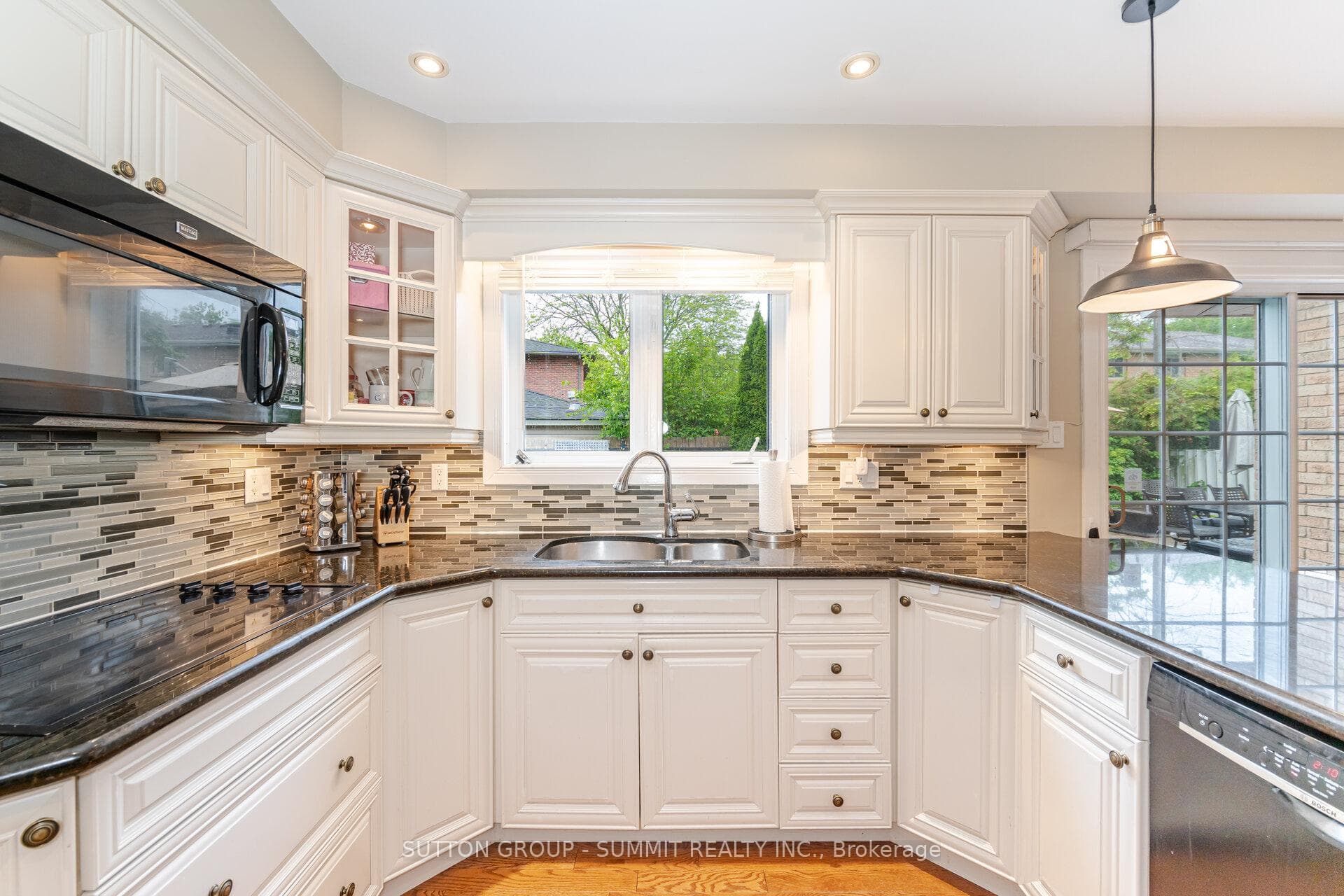 1590 Tipperary Court photo 11