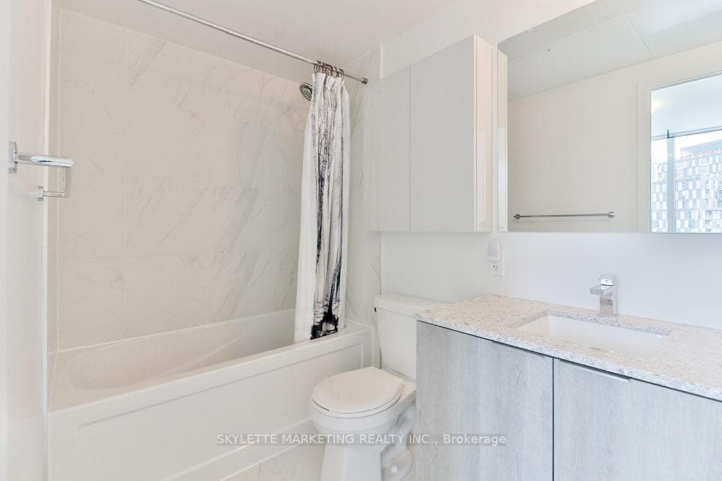 31 Tippett Road Unit 659 photo 26