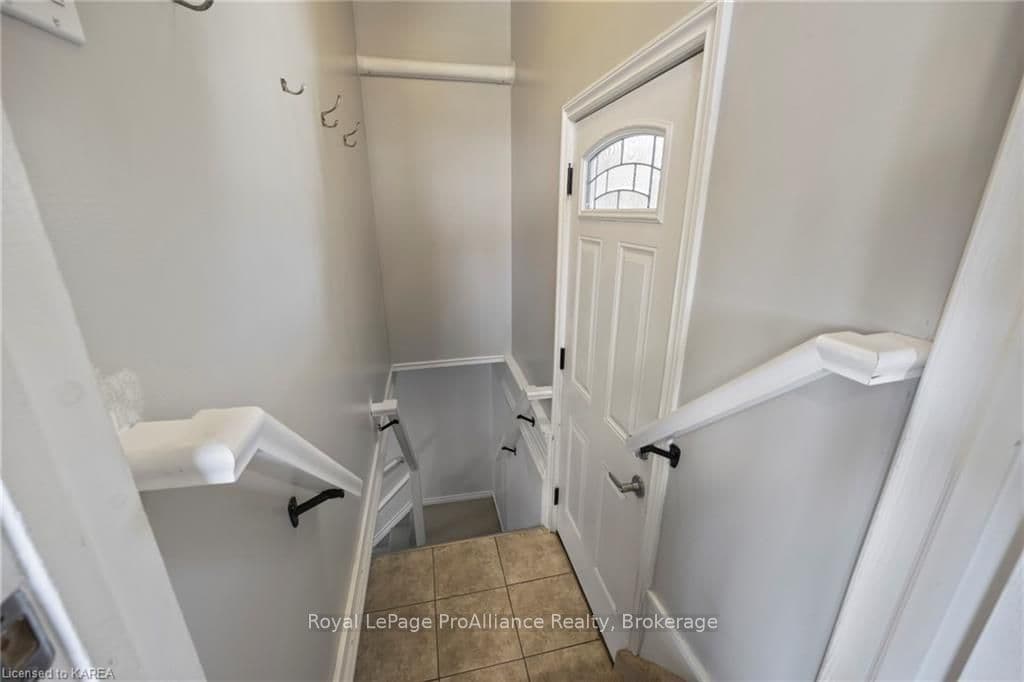 717 CENTRE Street photo 28