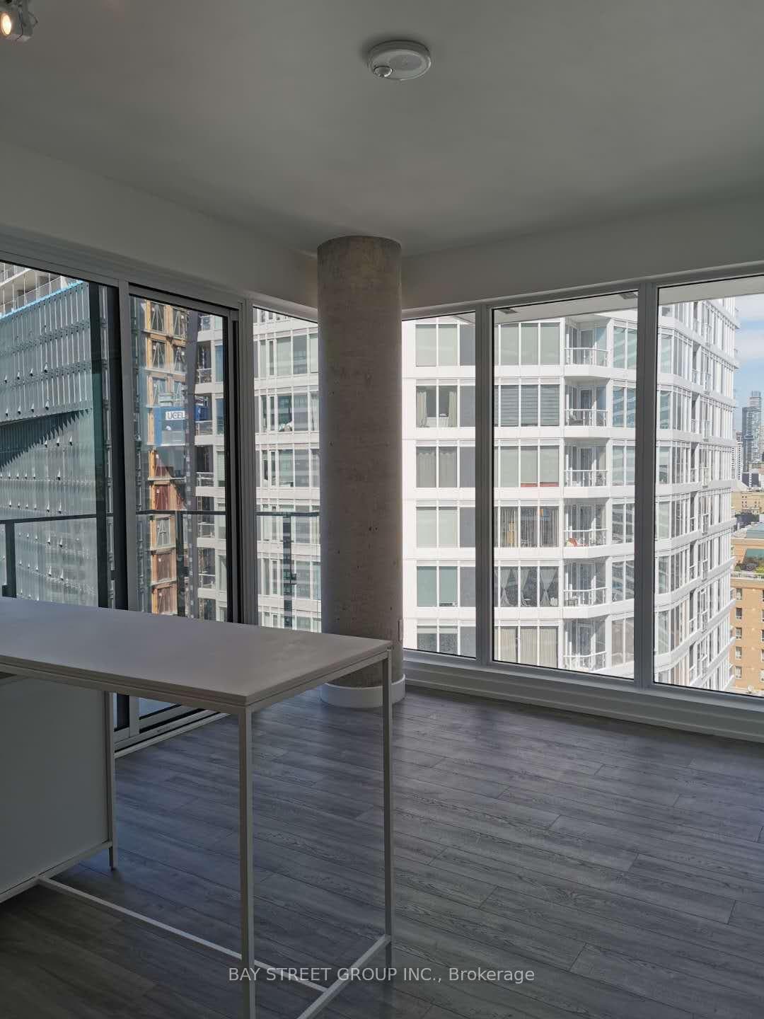 77 Shuter Street Unit 2513 photo 5