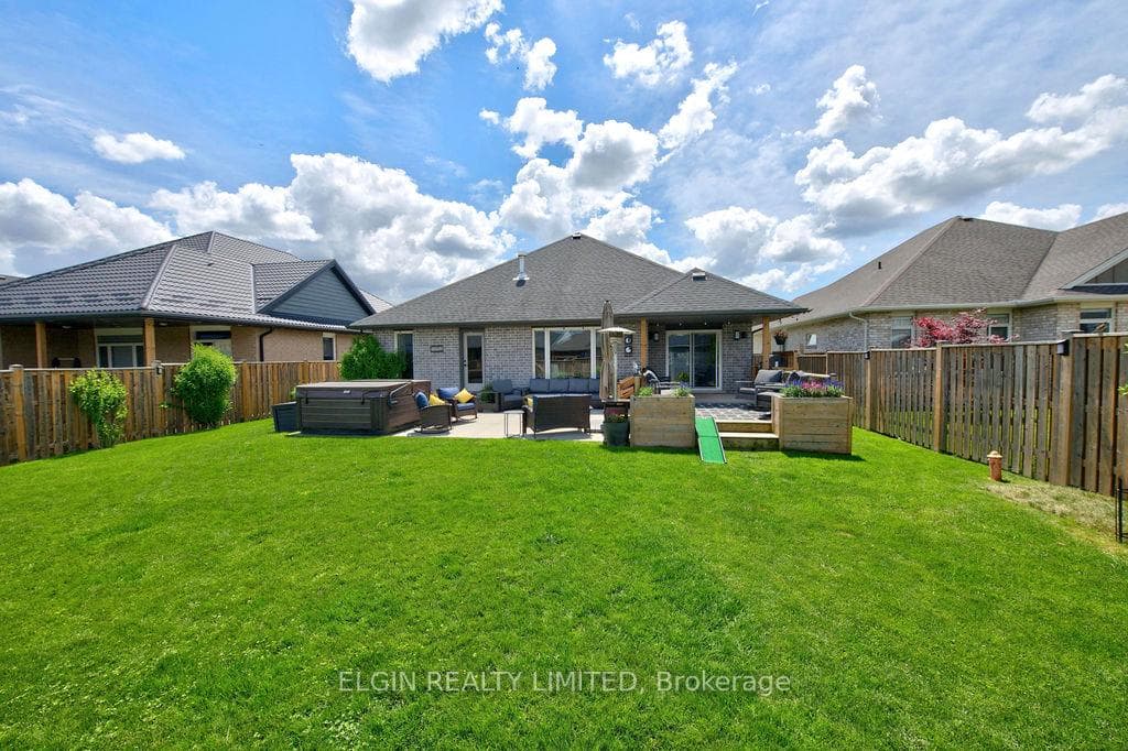 40 Glengariff Drive photo 41