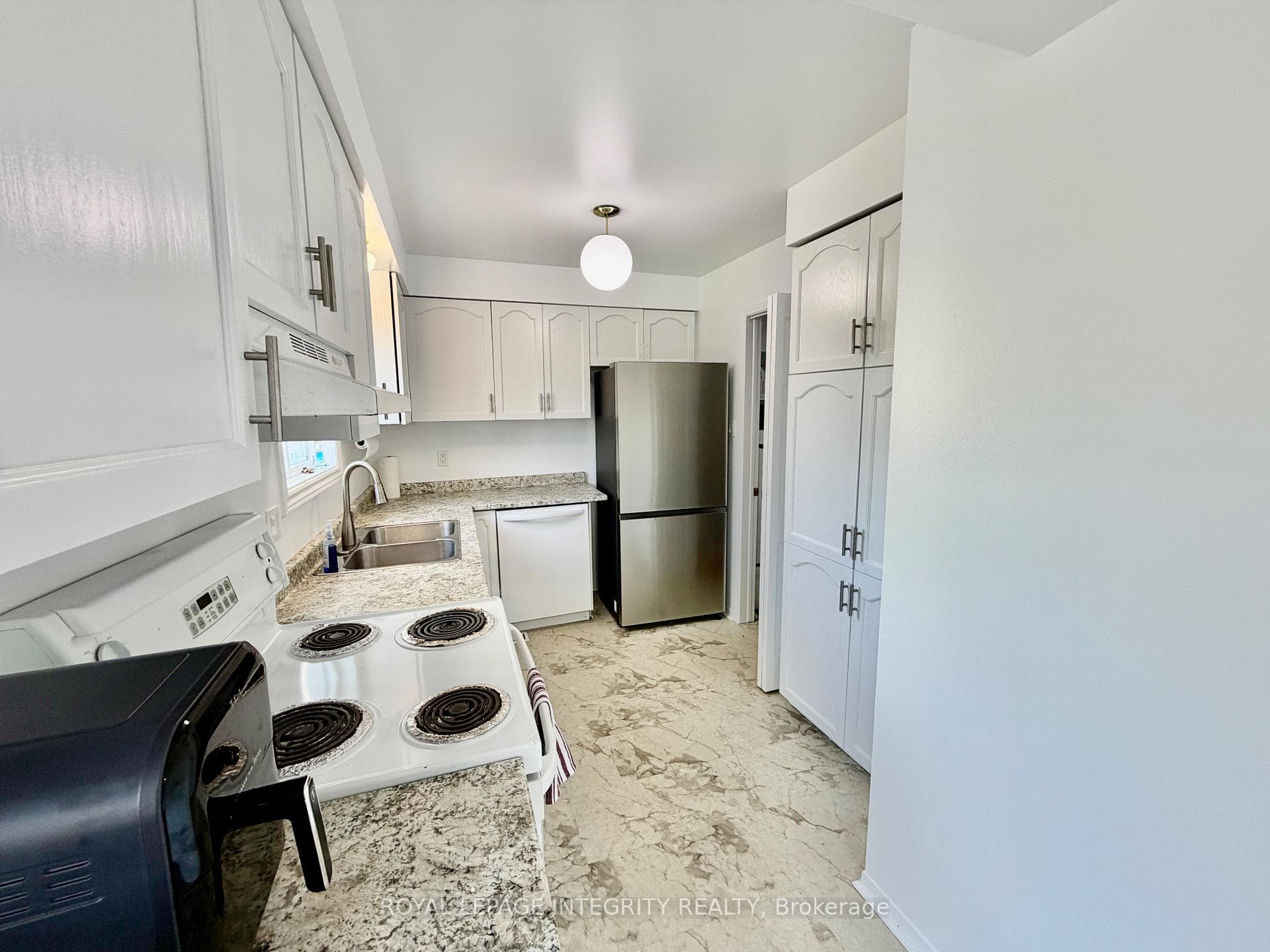 1039 Karsh Drive photo 6