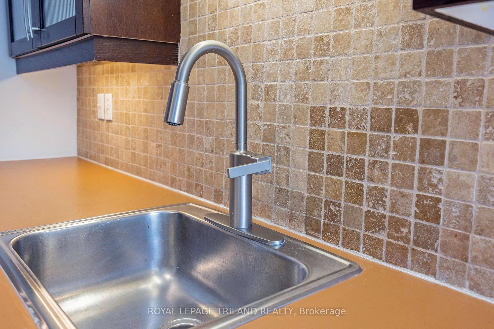 333 COMMISSIONERS Road Unit 105 photo 14
