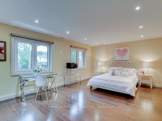 45 Aldershot Crescent photo 12
