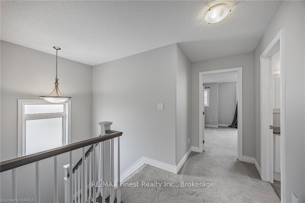 1526 ALBANY Drive photo 20