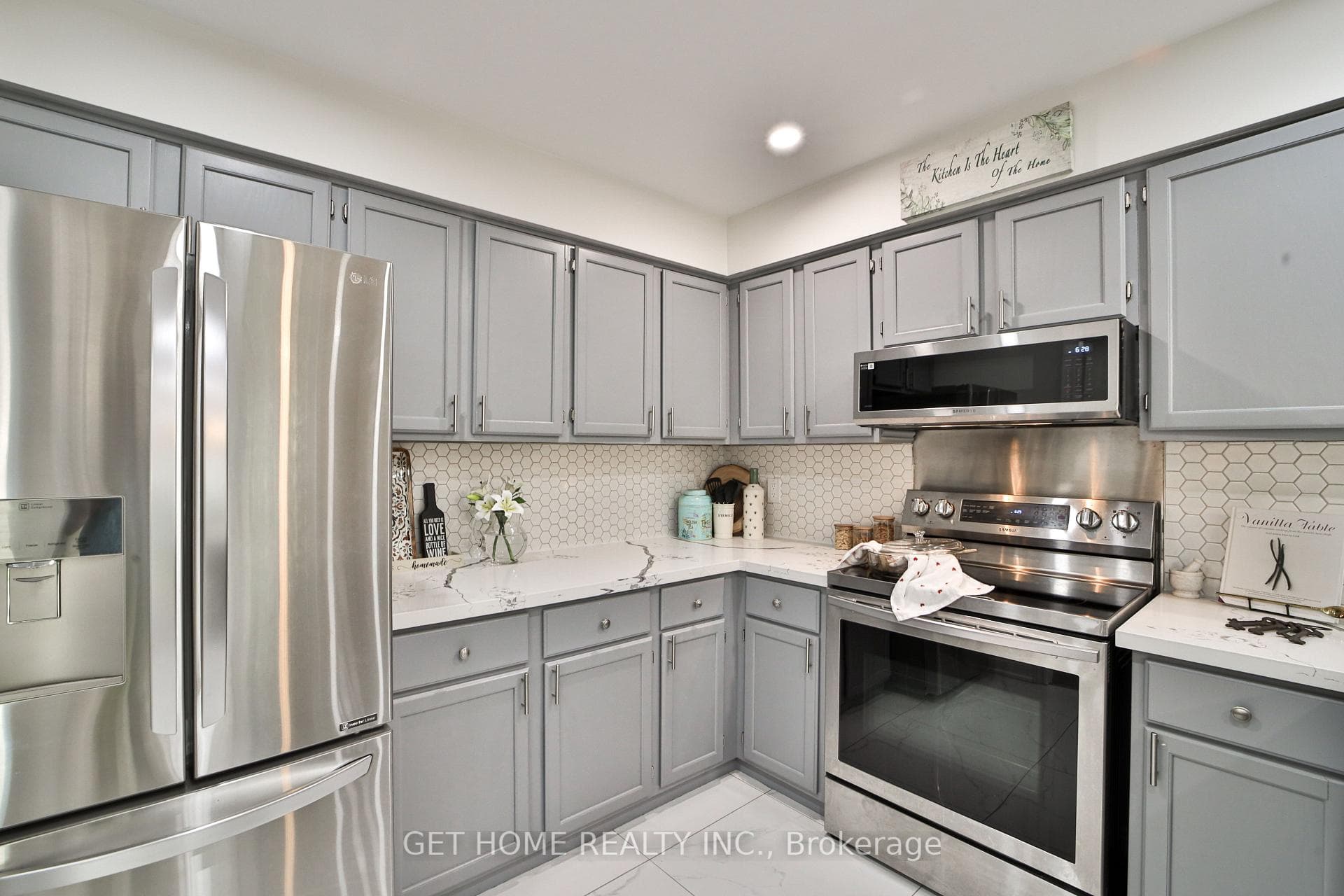 49 Mccrimmon Crescent photo 7
