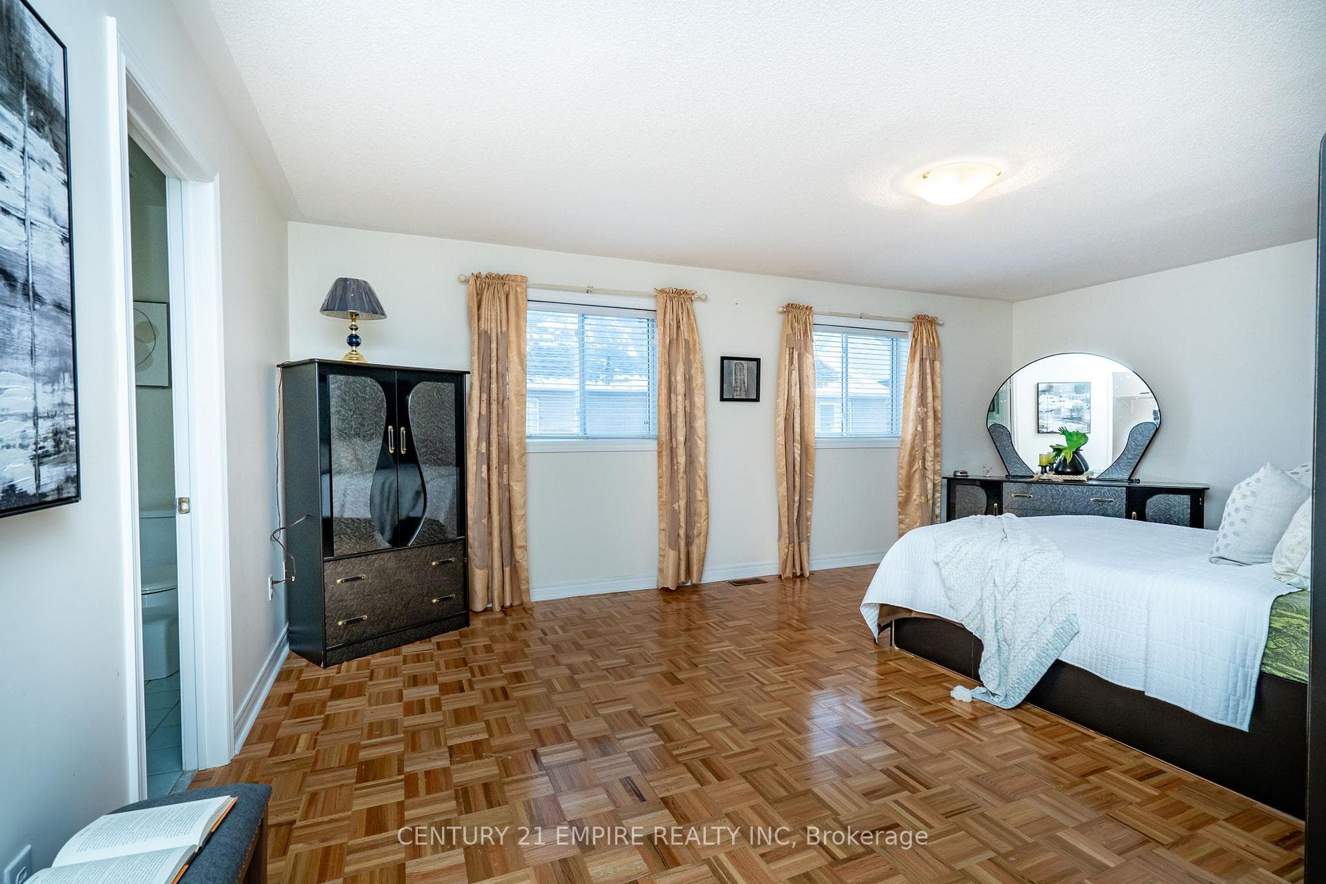 116 Villa Royale Avenue photo 28
