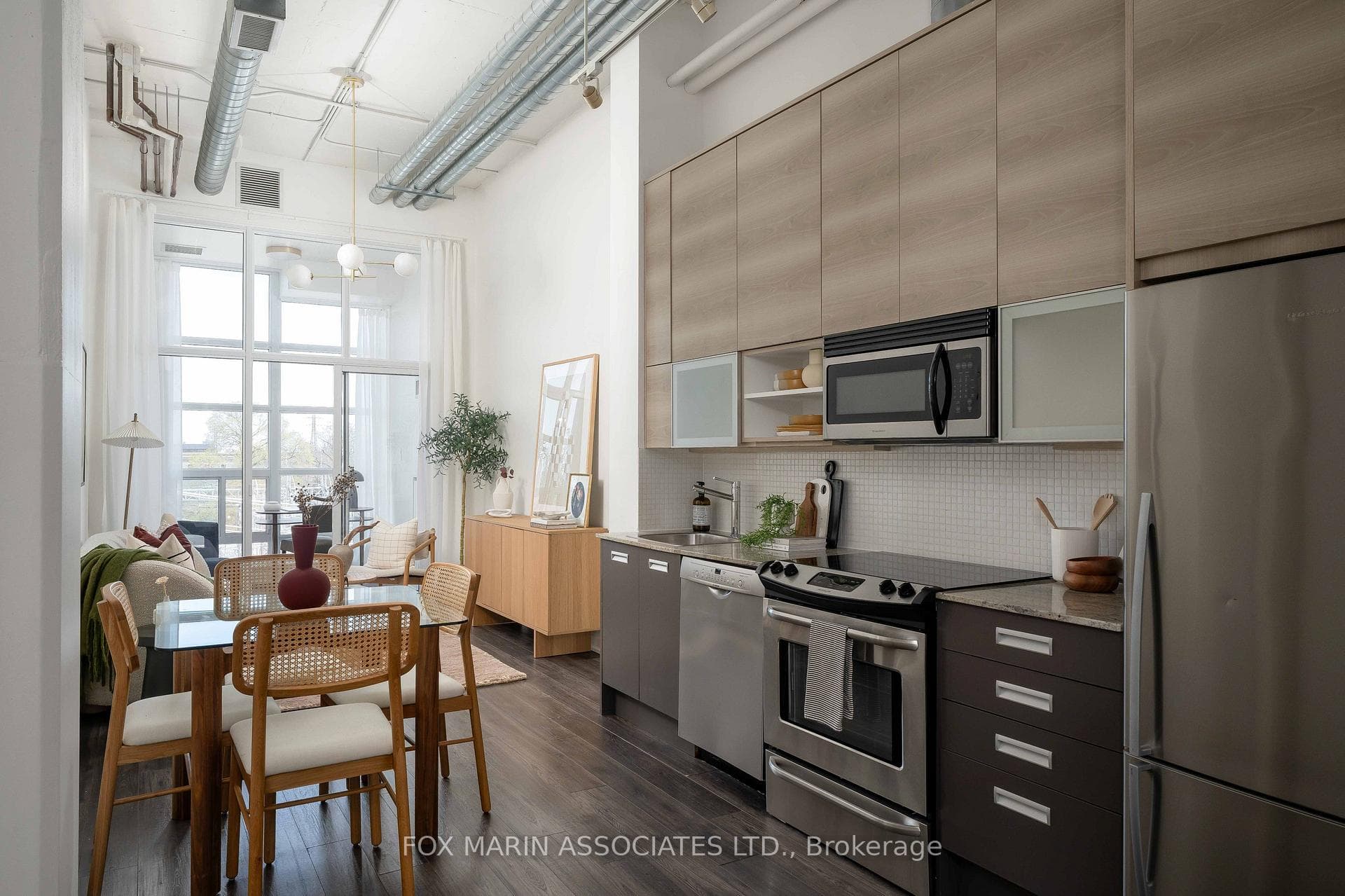 380 Macpherson Avenue Unit 430 photo 12