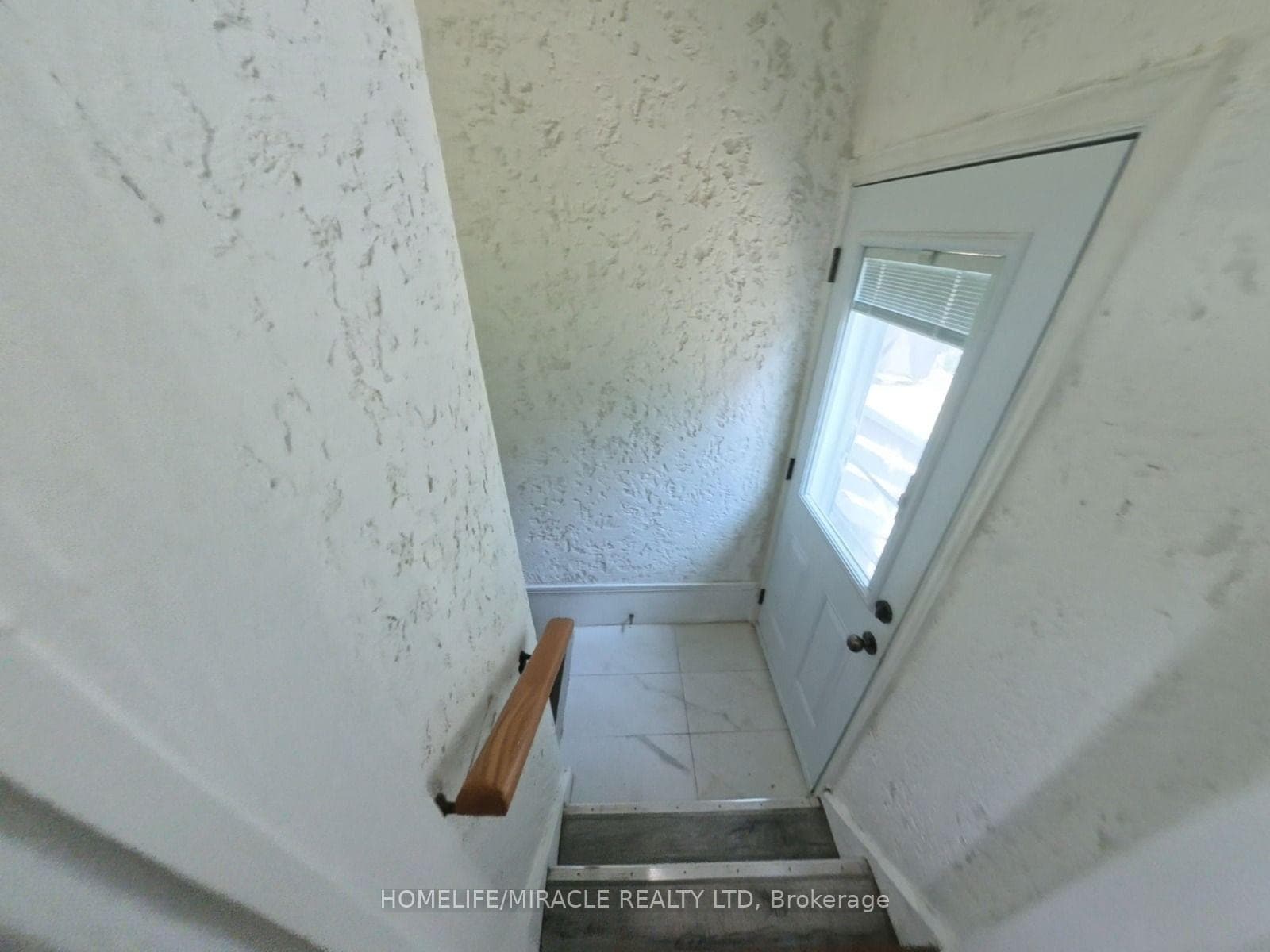 113 Pontiac Avenue photo 17