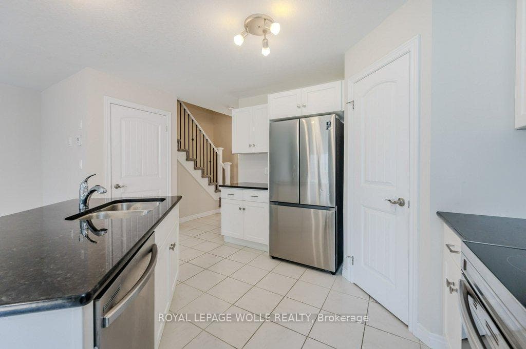 18 Isaac Street photo 12