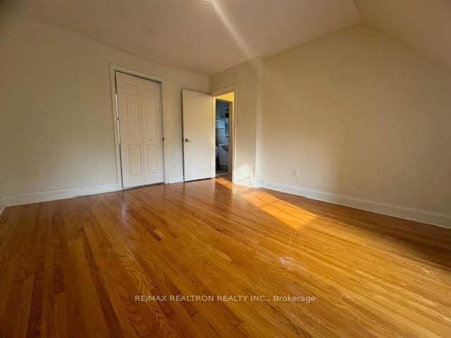 105 Baker Avenue photo 21