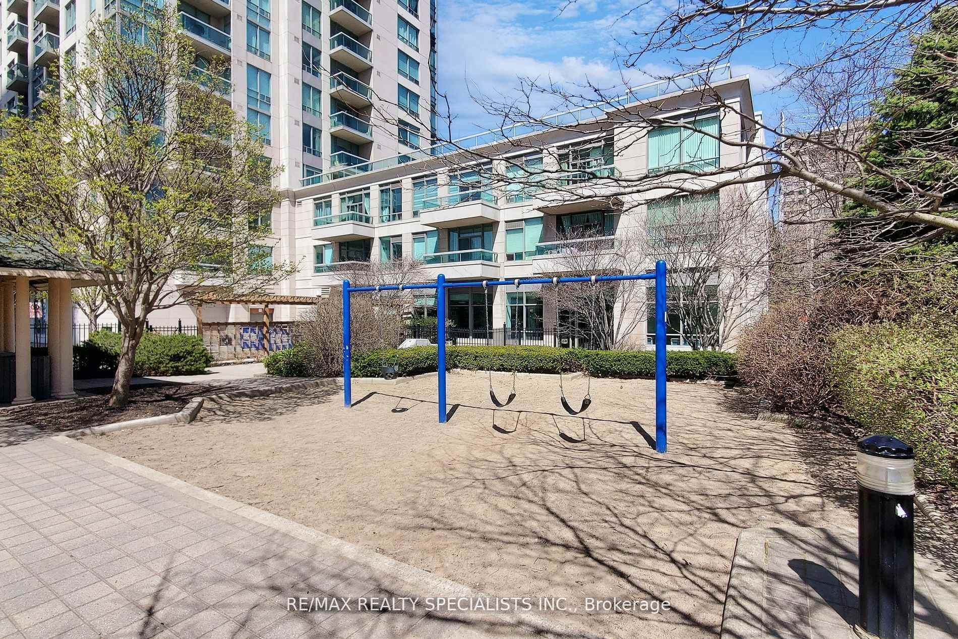 3504 Hurontario Street Unit 307 photo 15