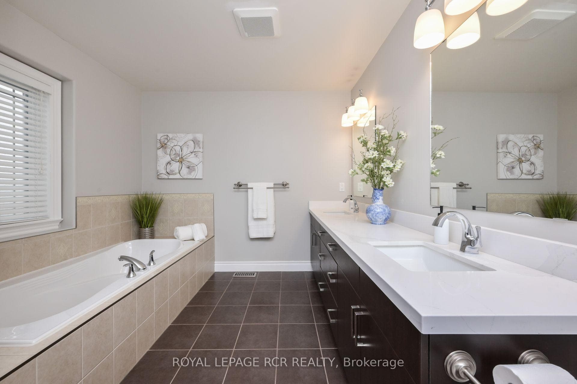 5 Dinnick Crescent photo 16