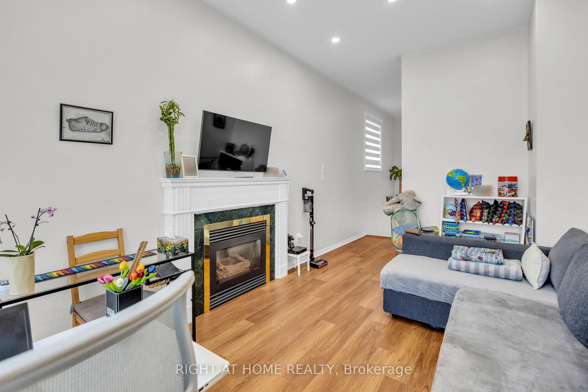 2029 Westmount Drive photo 17