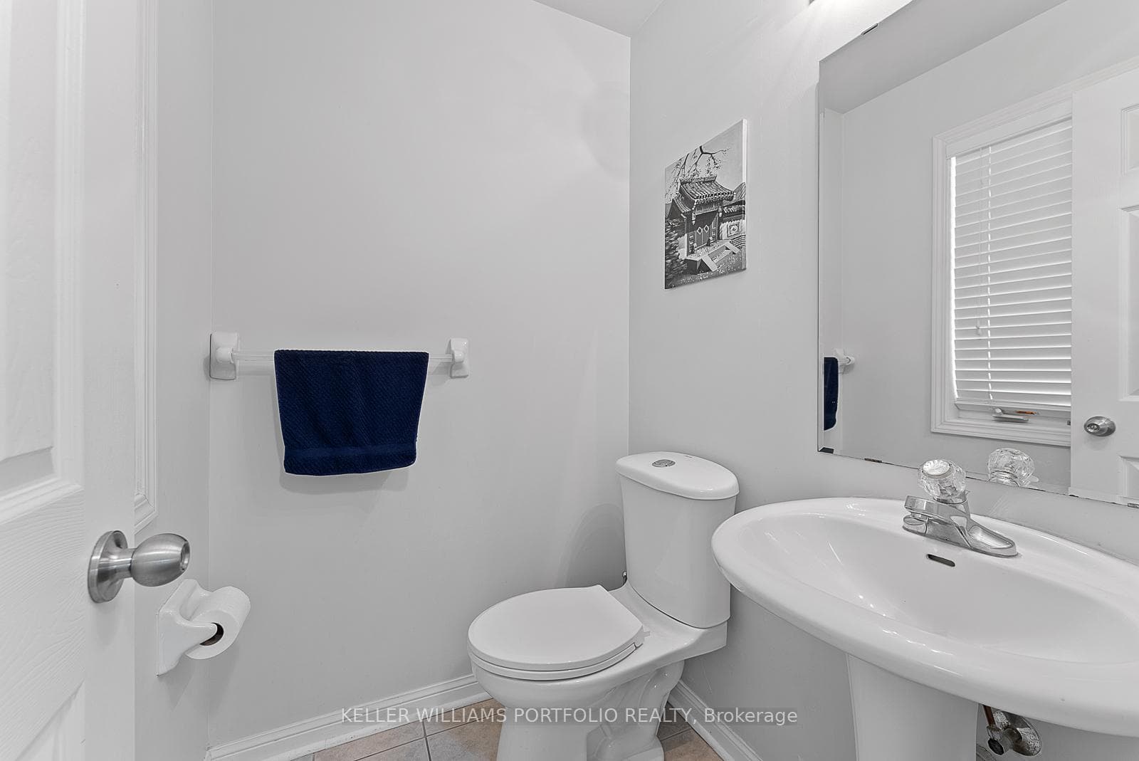 2412 Baintree Crescent photo 25