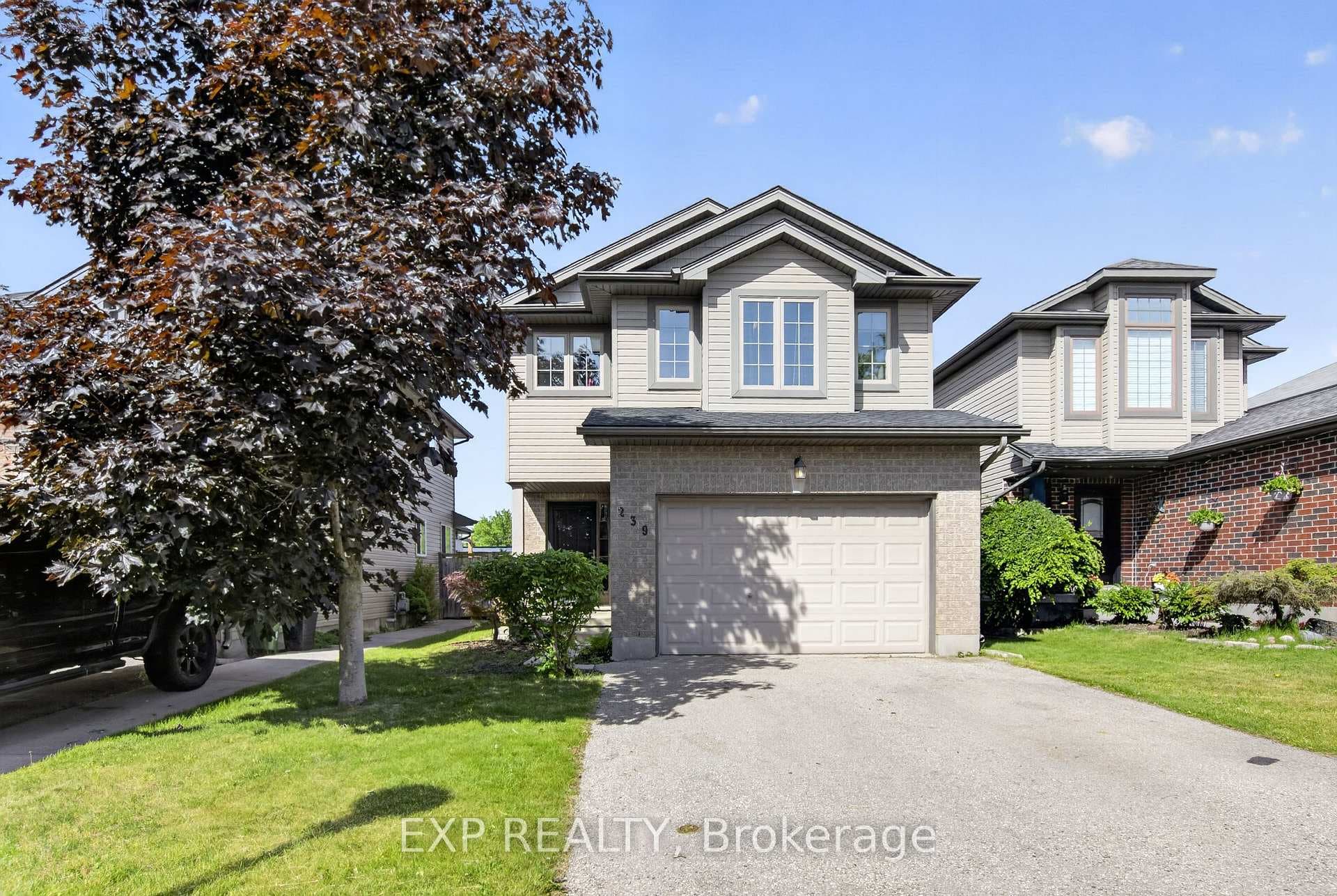 Attractive Family Home with Garage