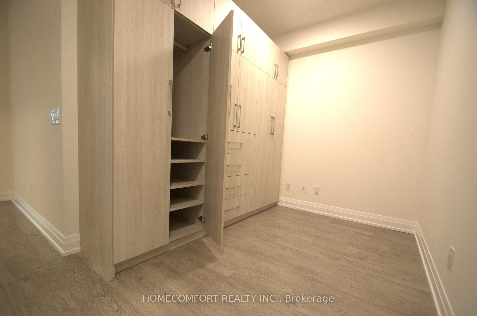 591 Sheppard Avenue Unit 530 photo 5