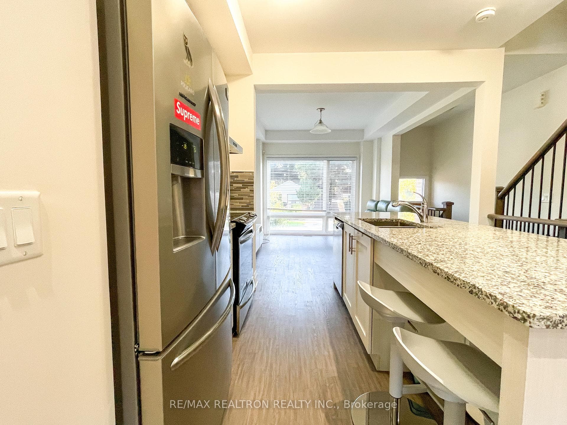 254 Finch Avenue photo 11