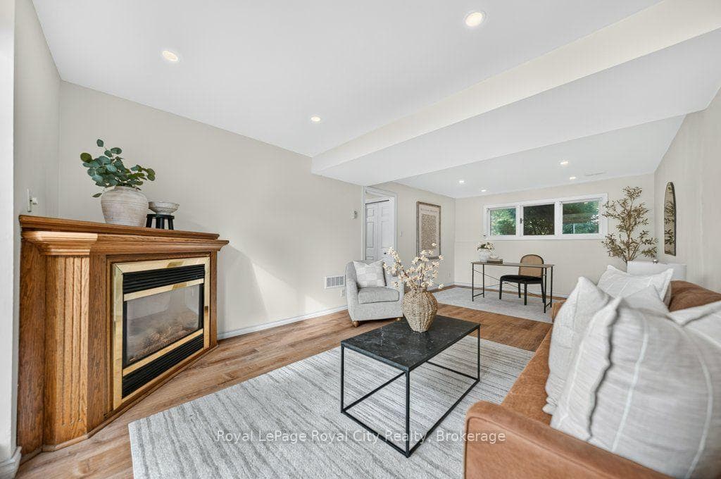 18 Springdale Boulevard photo 33