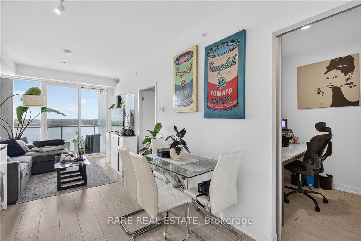 39 Mary Street Unit 1810 photo 12