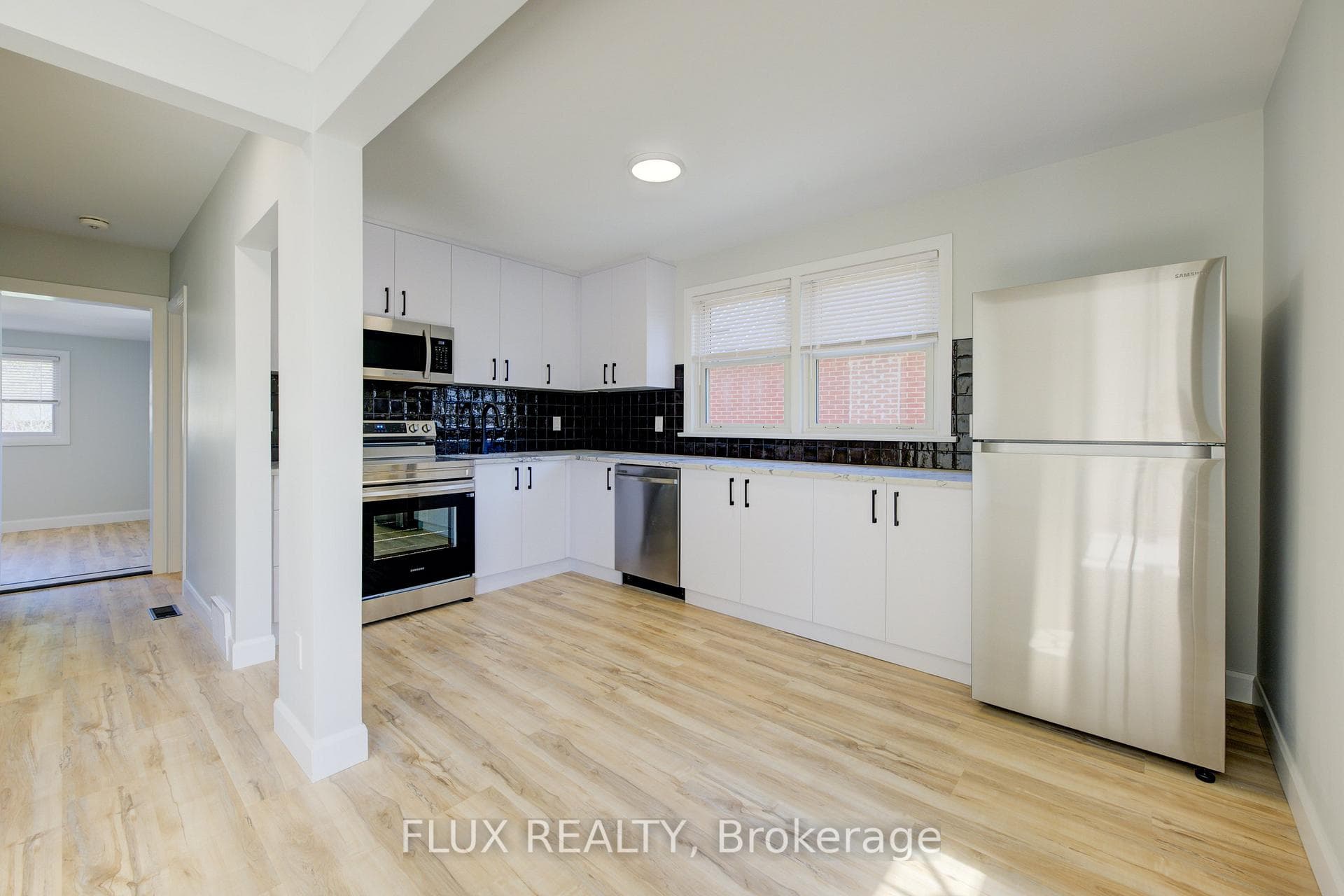 320 Highland Road photo 7