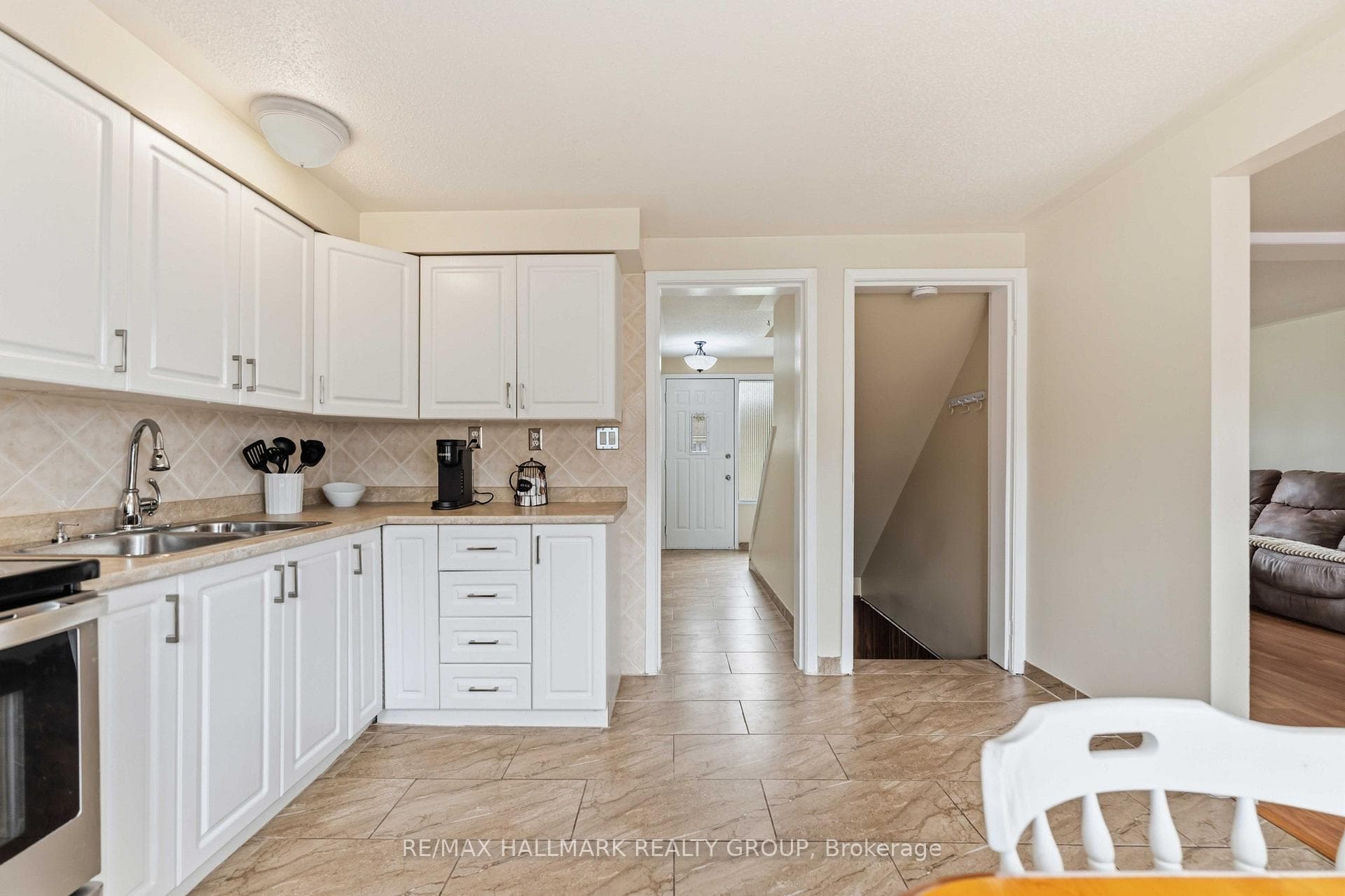 1506 Beaverpond Drive Unit B photo 11