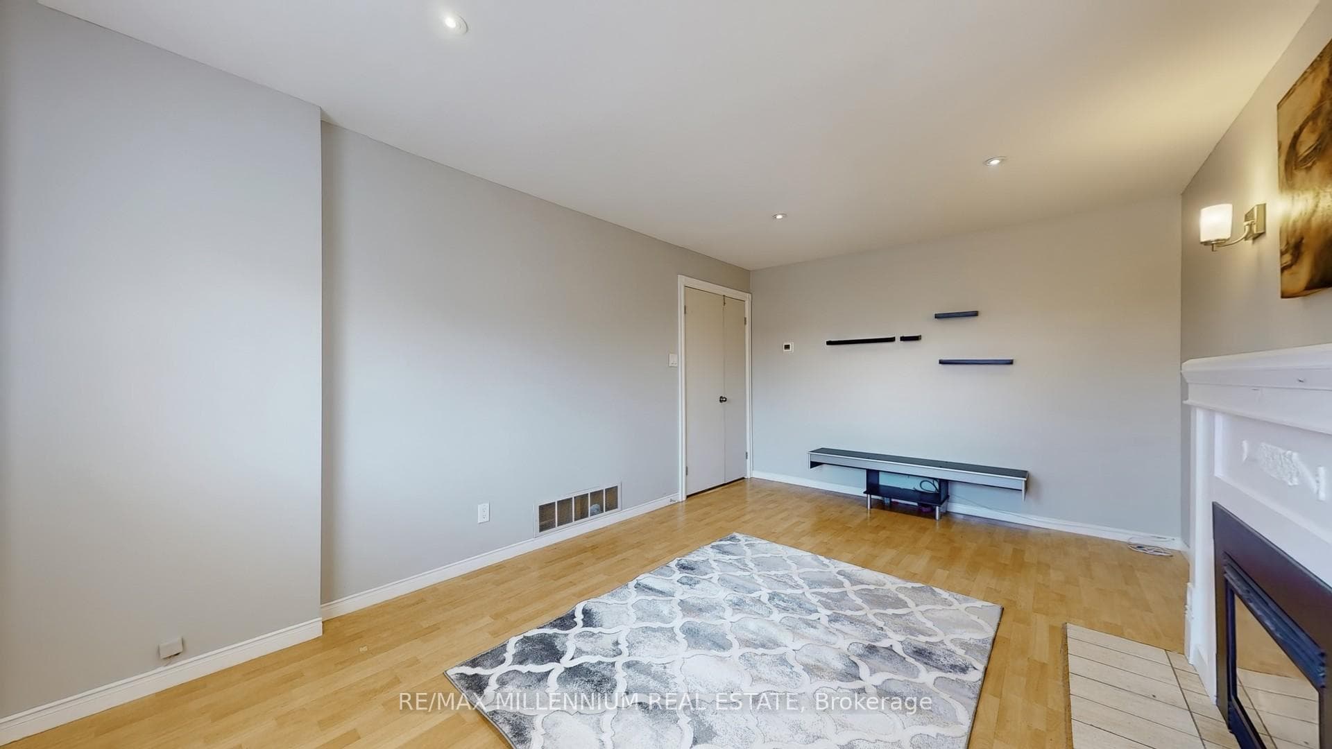 27 Dundalk Crescent photo 11