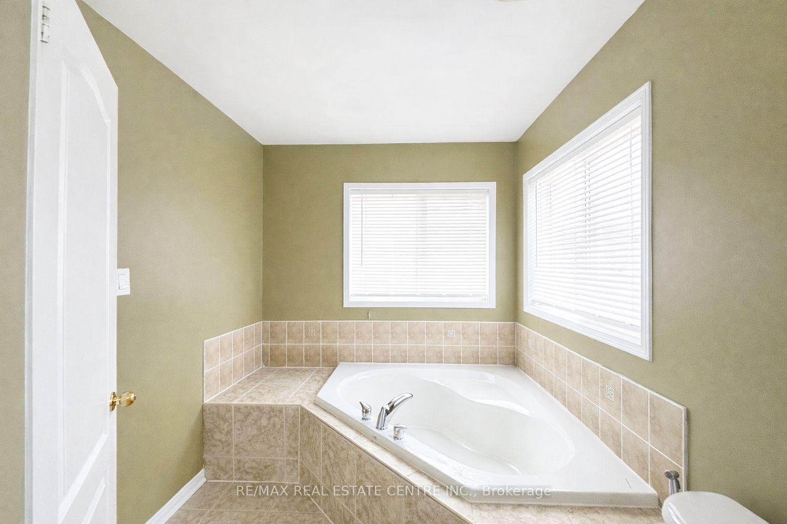 2250 Stone Glen Crescent photo 12