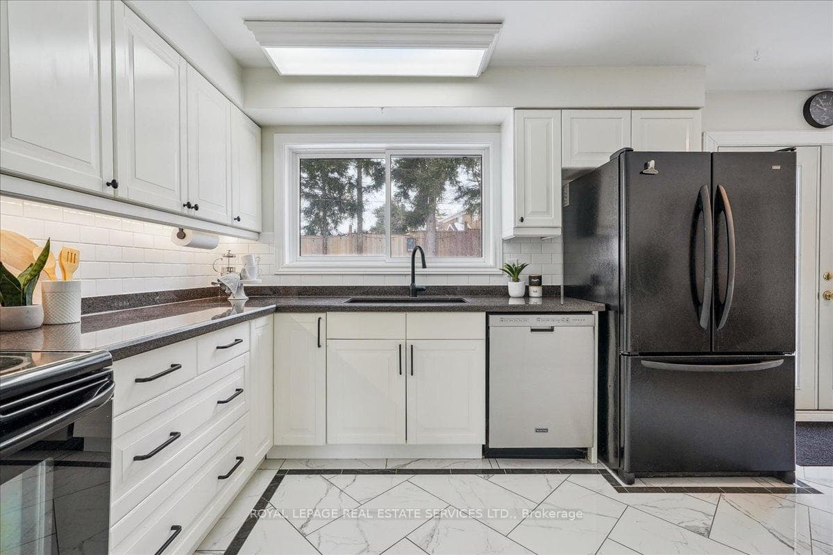 1416 Charles Drive photo 20
