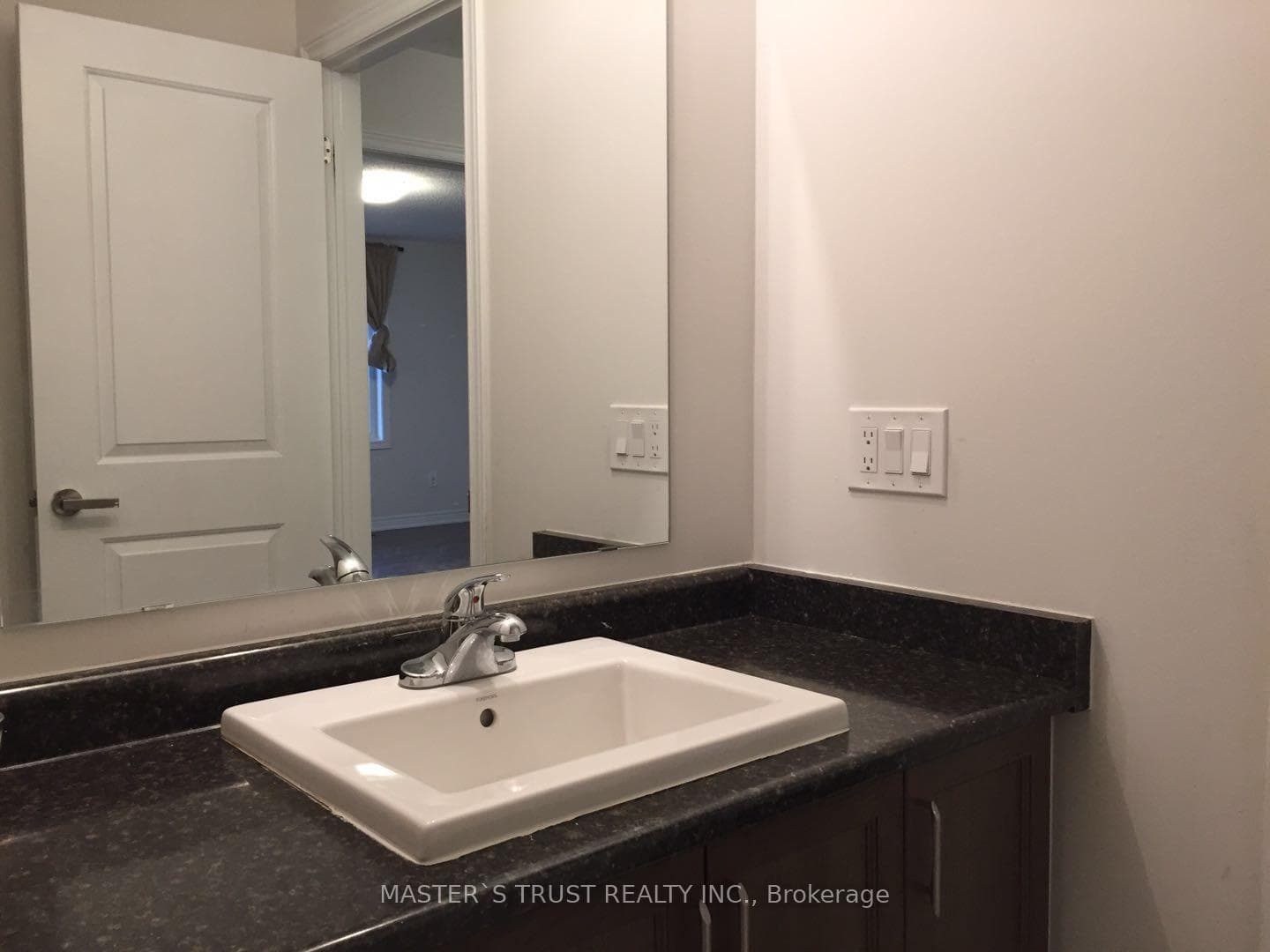 11 Frederick Pearson Street photo 18