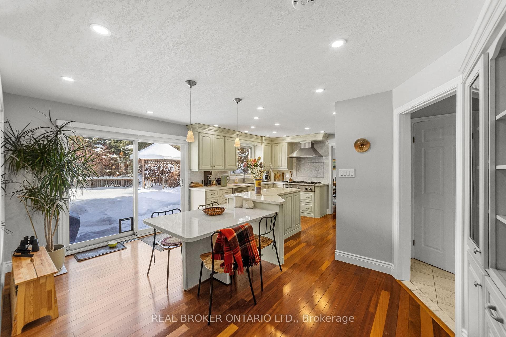 7 Templer Drive photo 6