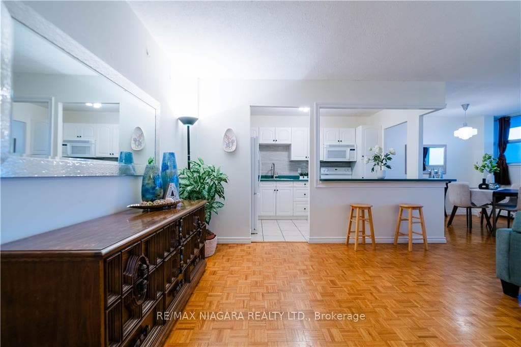 215 Glenridge Avenue Unit 1402 photo 9