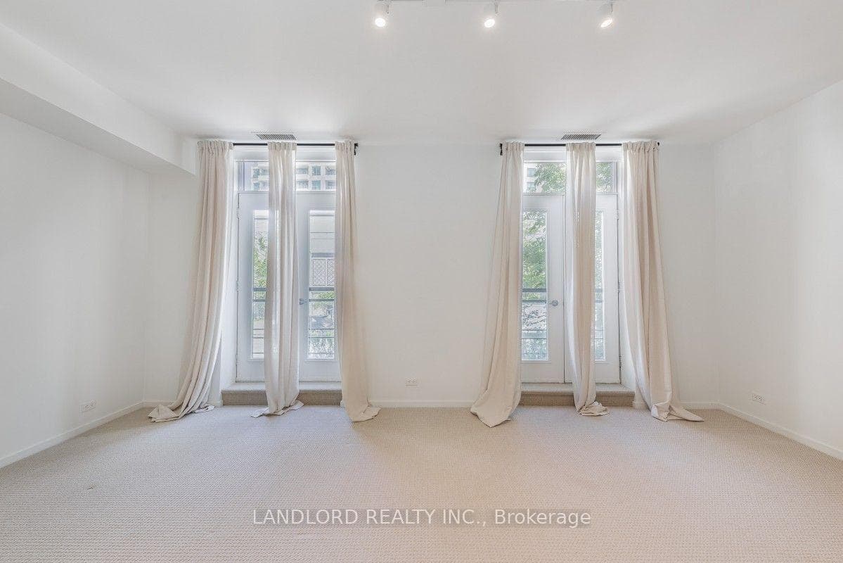 33 Price Street Unit 3 photo 20