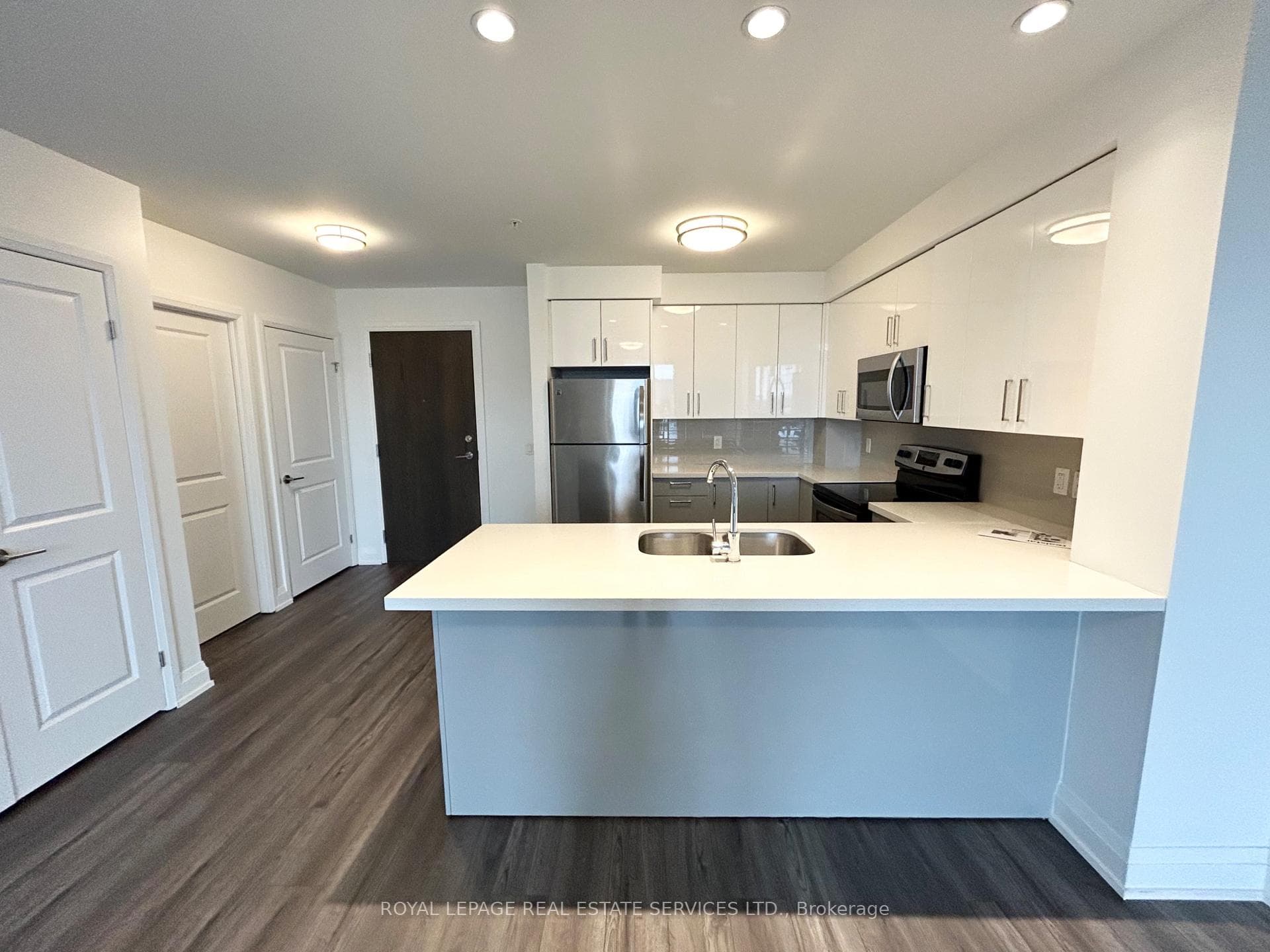 460A Belmont Avenue Unit 913 photo 4