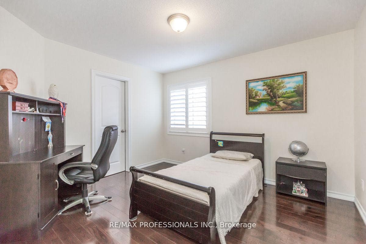 259 Rowe Terrace photo 17