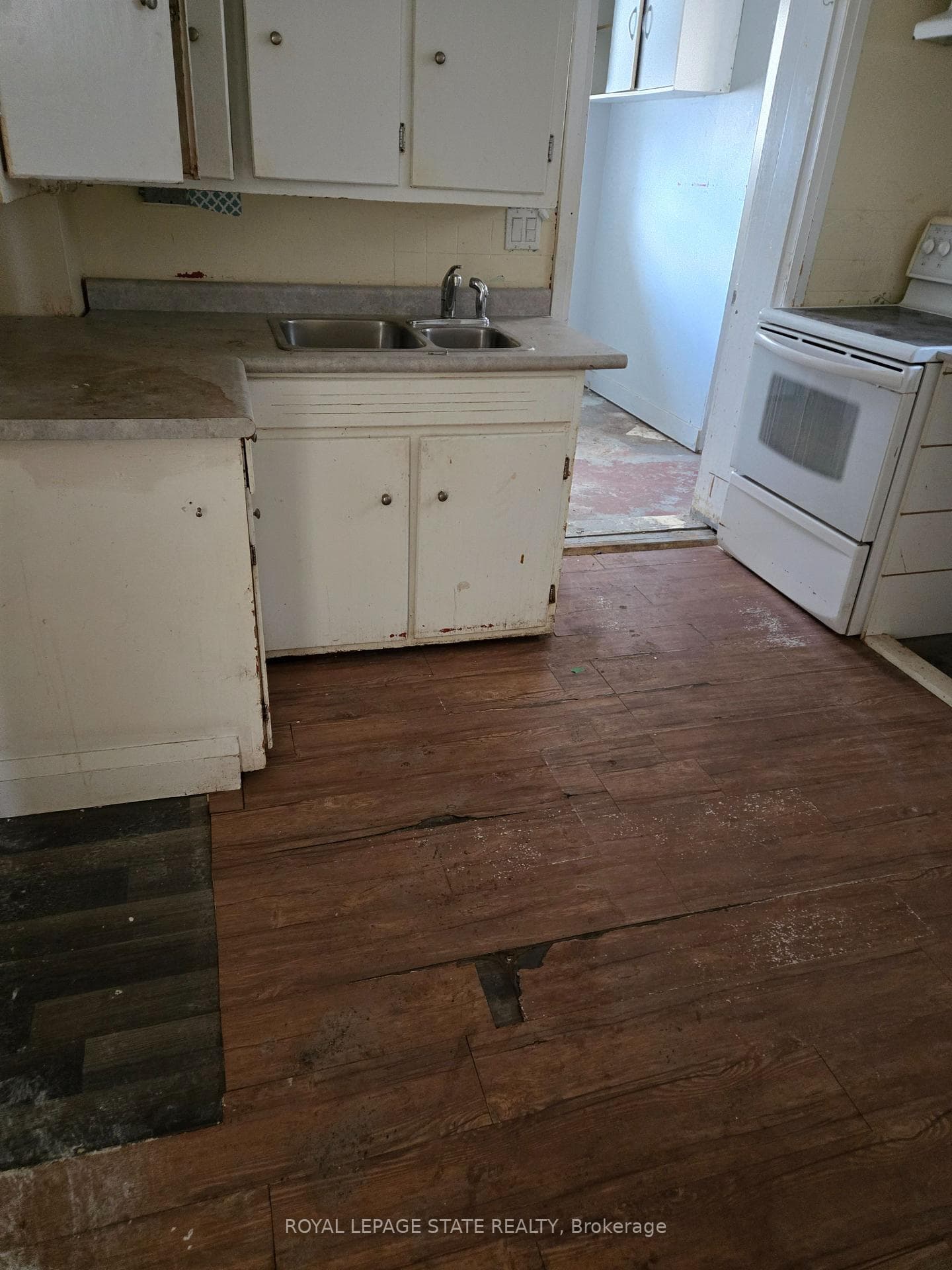 236 Port Colborne Drive photo 12