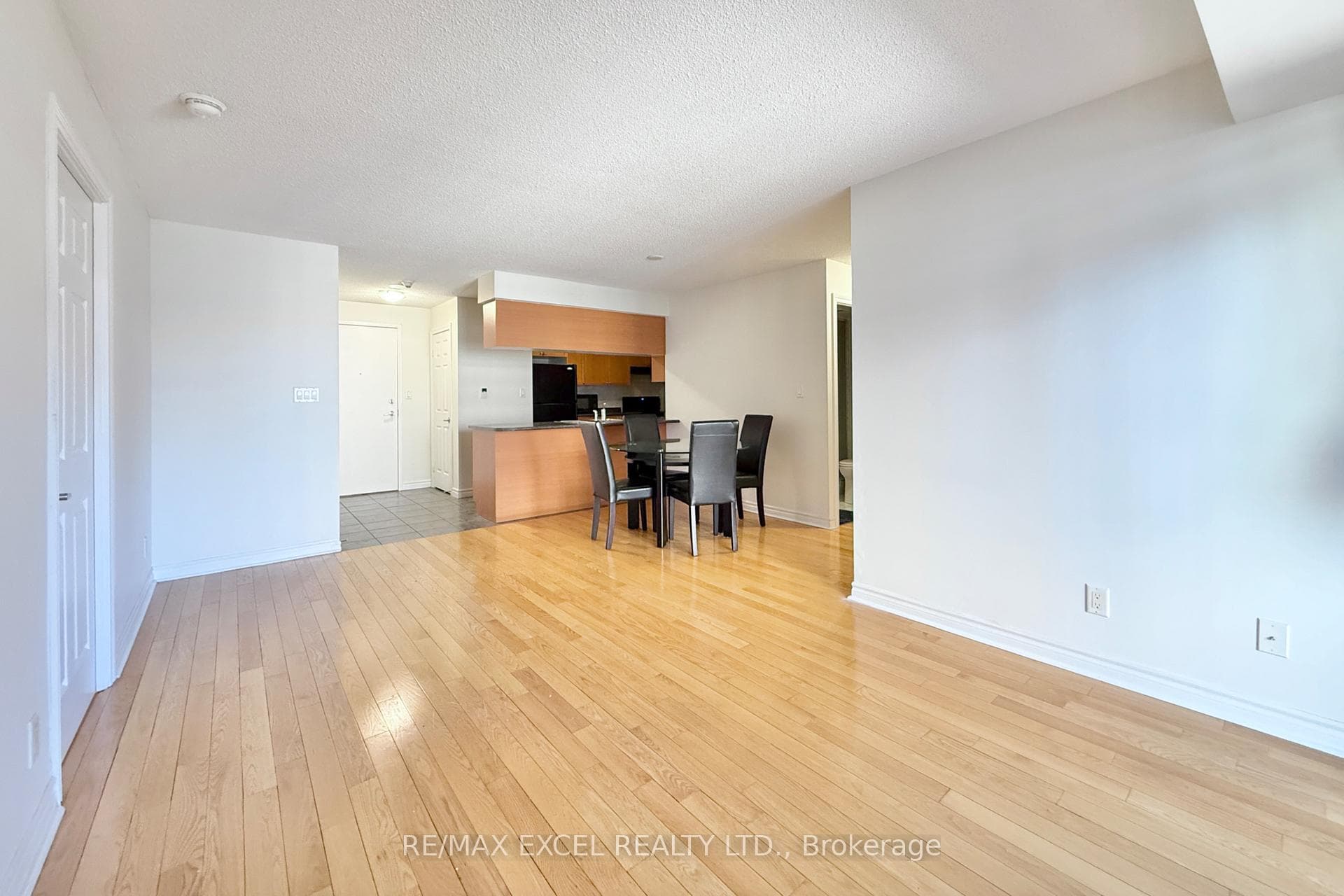 3880 Duke of York Boulevard Unit 1918 photo 7