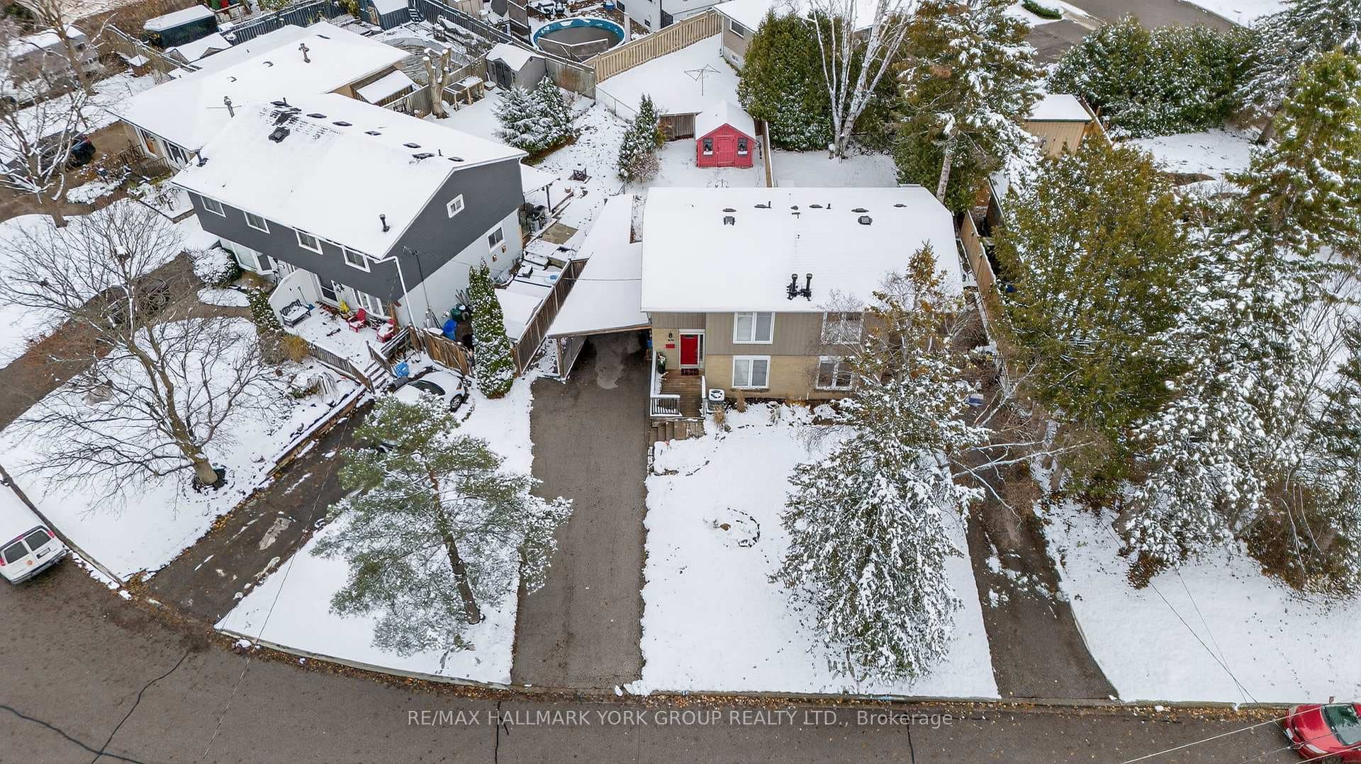 309 Oakwood Court photo 34