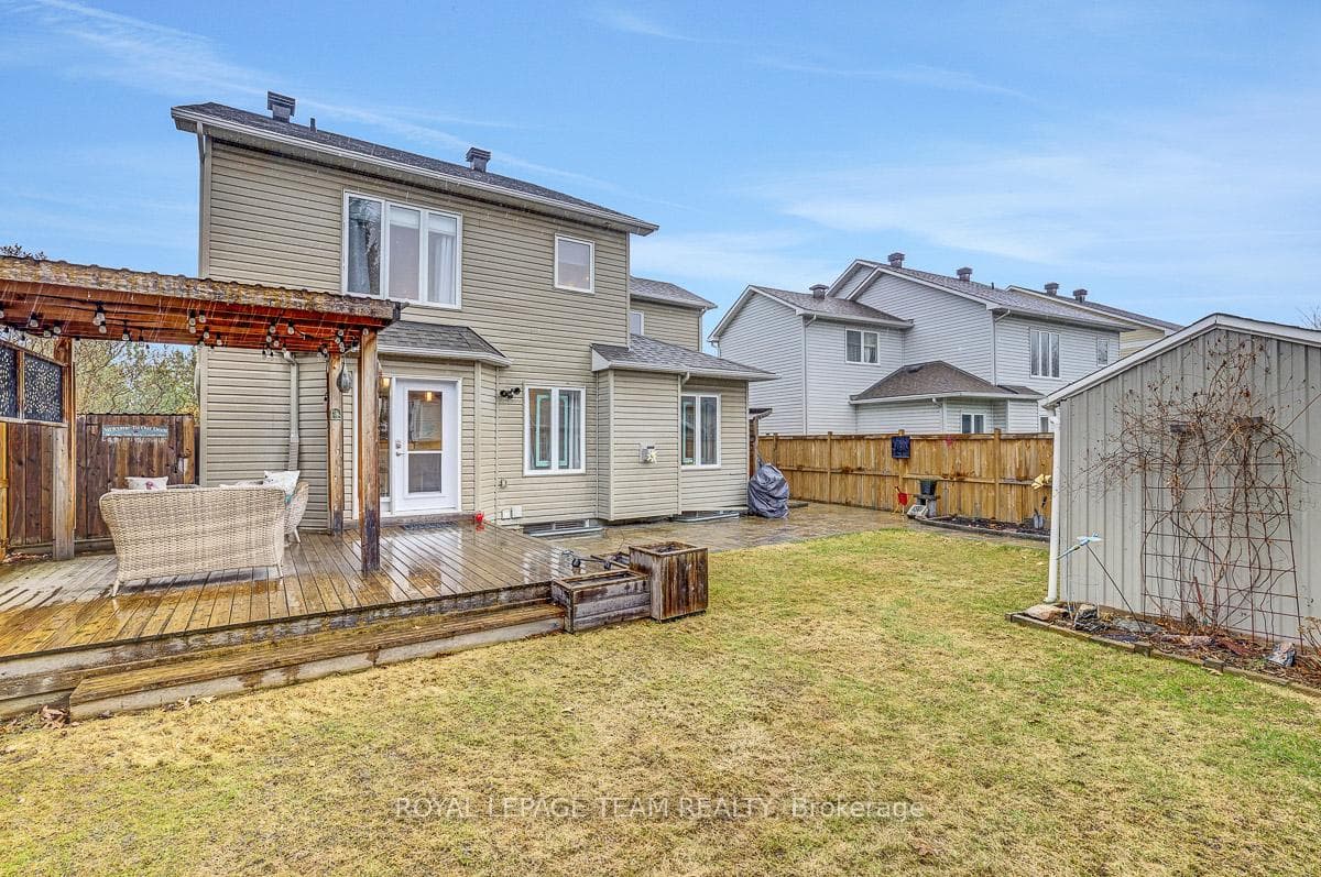 Fully fenced with lots of natural grass for pets.