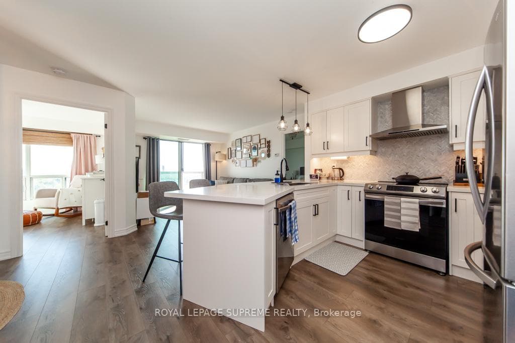 1030 Sheppard Avenue Unit 710 photo 7