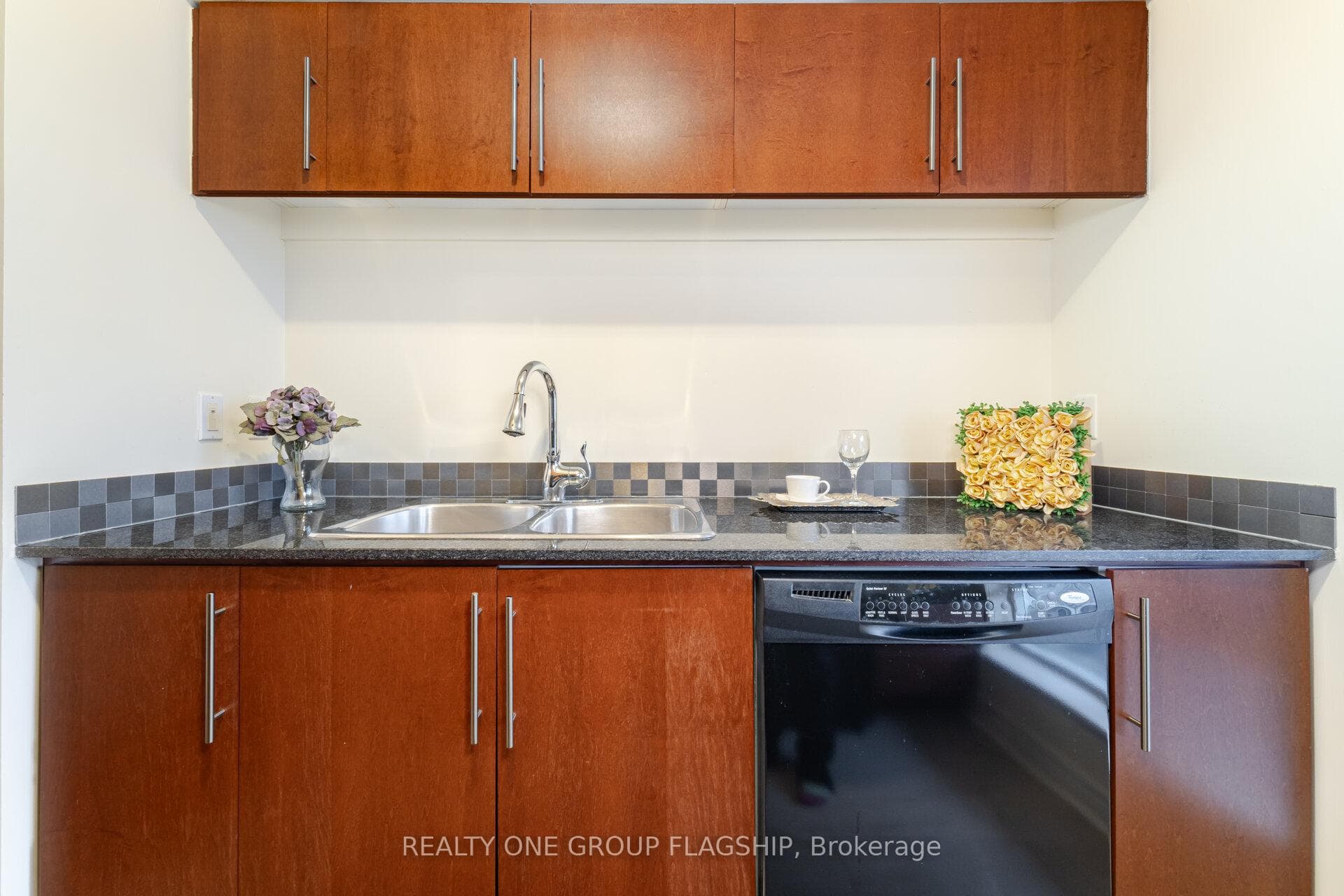 310 Burnhamthorpe Road Unit 3006 photo 12