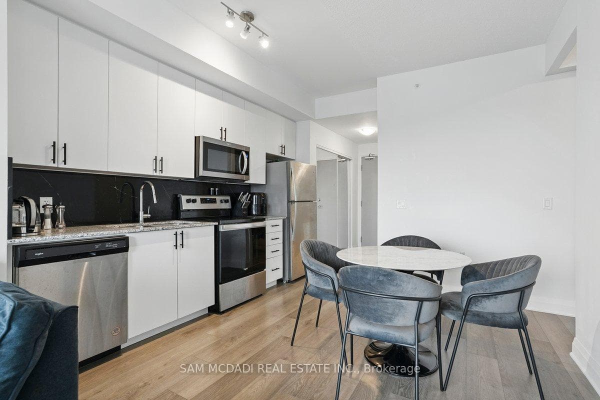 3220 Sheppard Avenue Unit 509 photo 8