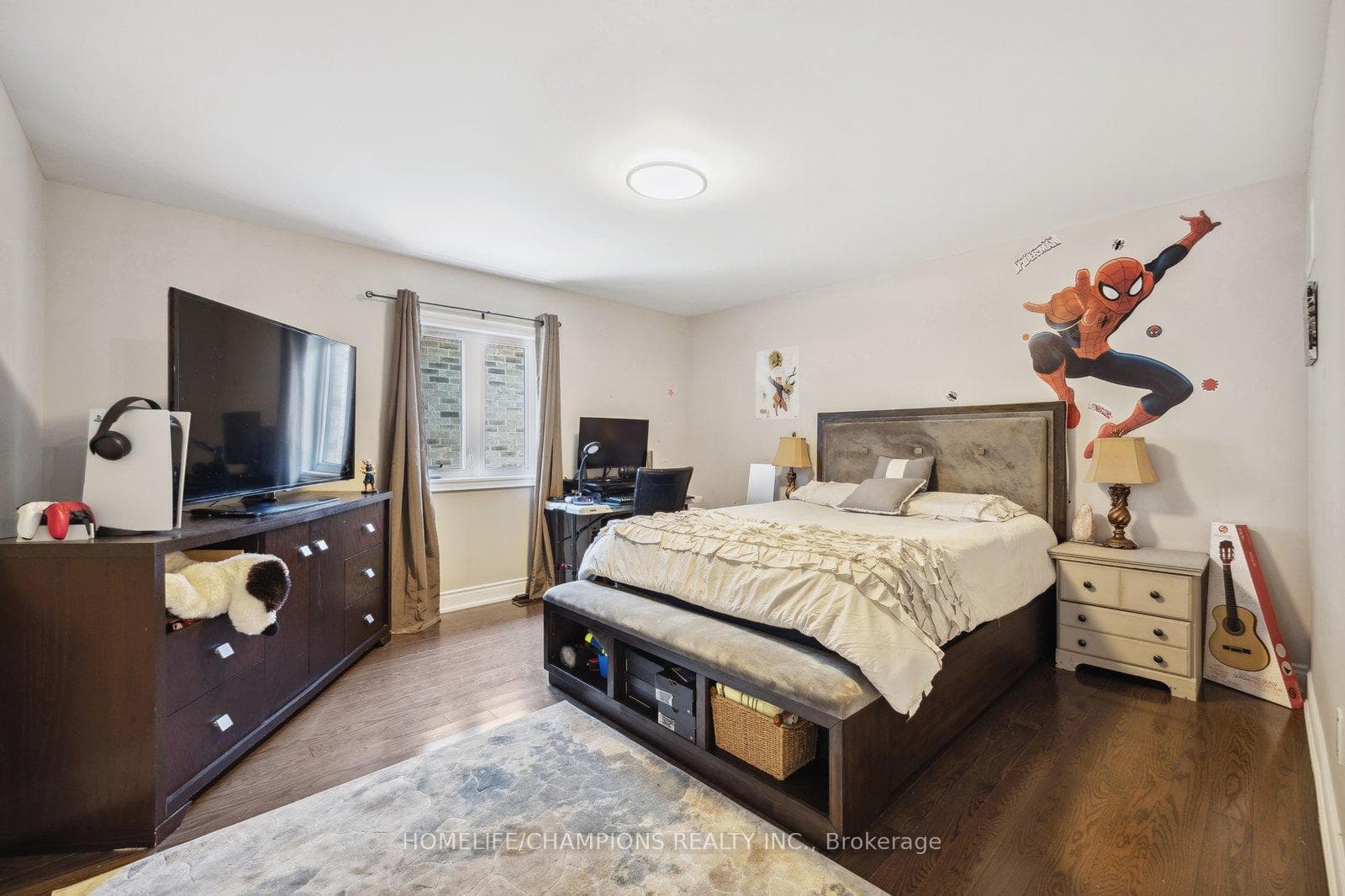 1610 Sandhurst Crescent photo 24