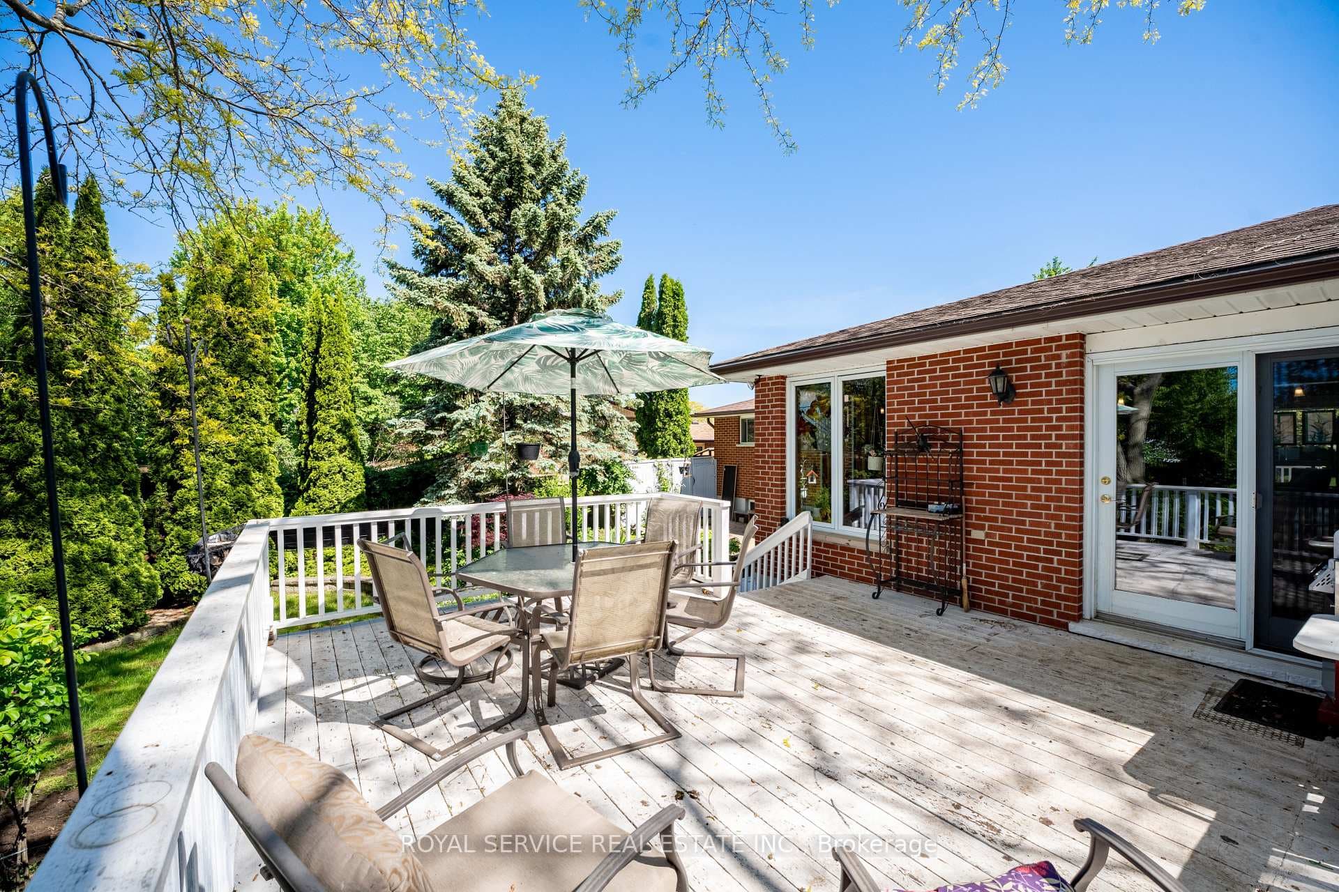 664 Hayden Crescent photo 28
