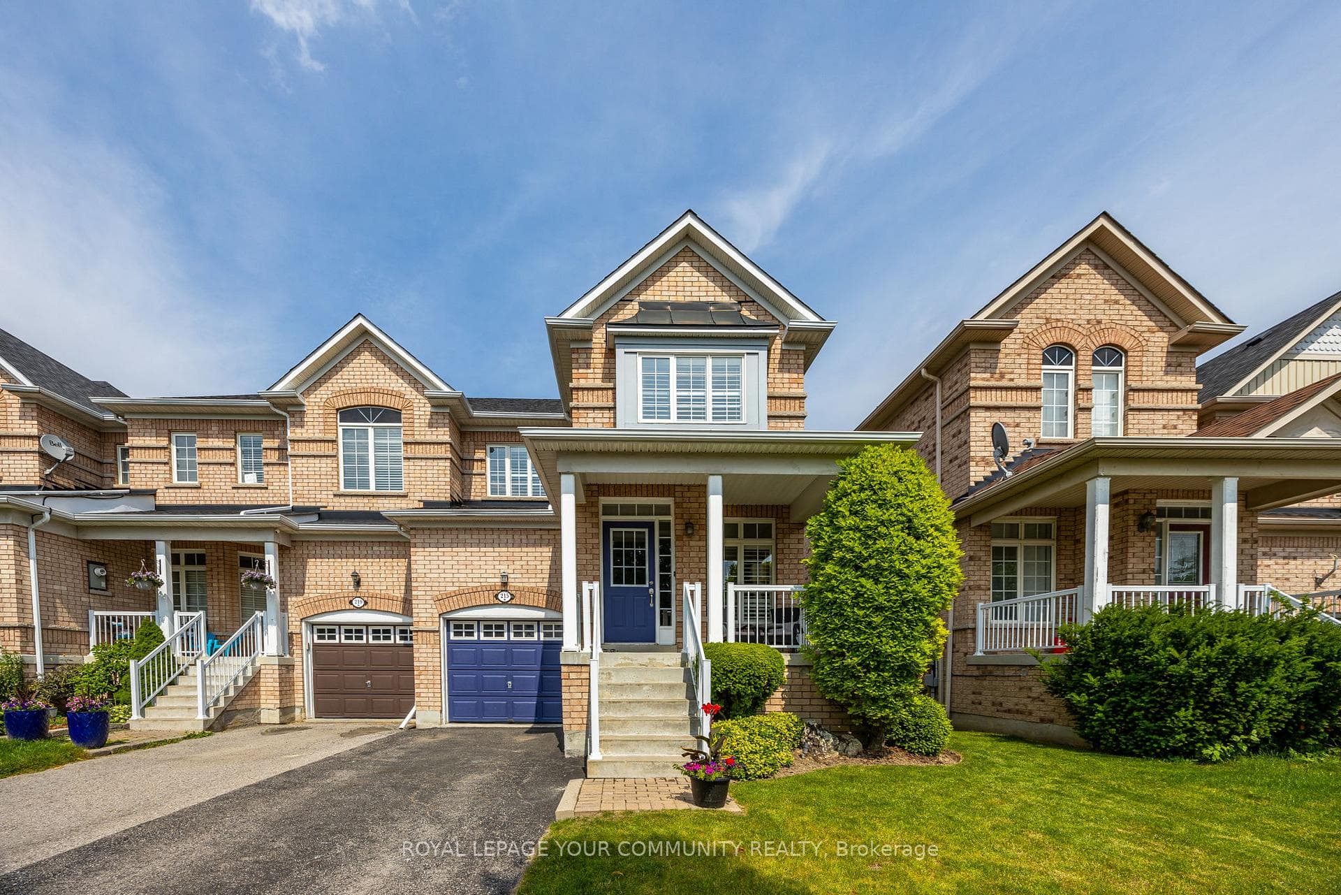 215 Kirkvalley Crescent photo 1