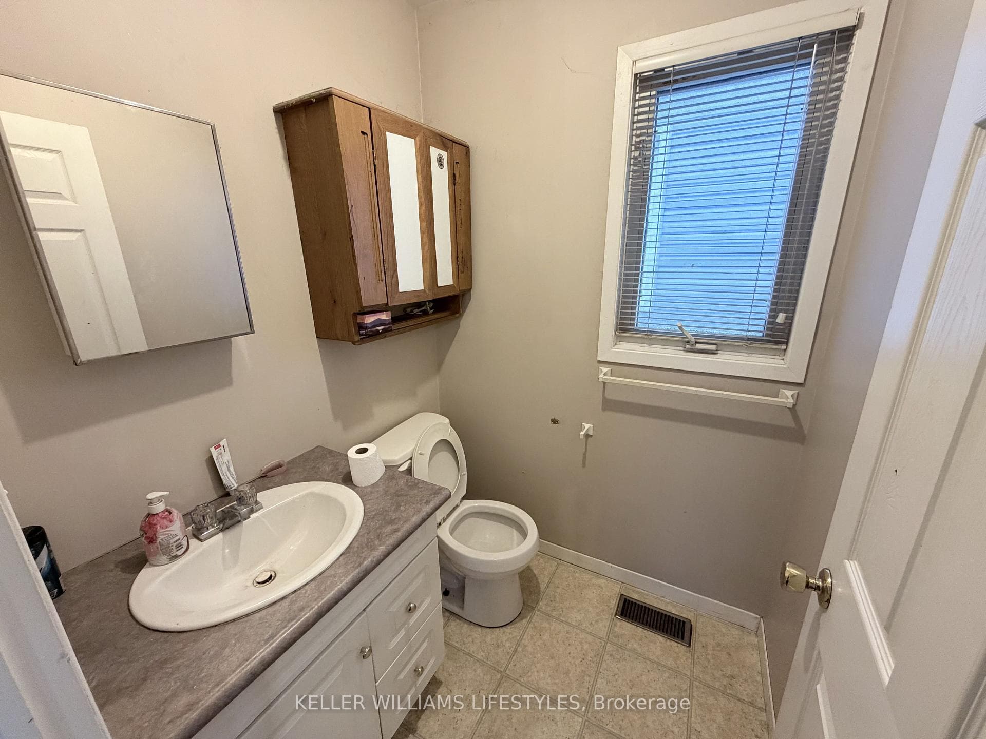 128 Stuart Street photo 9