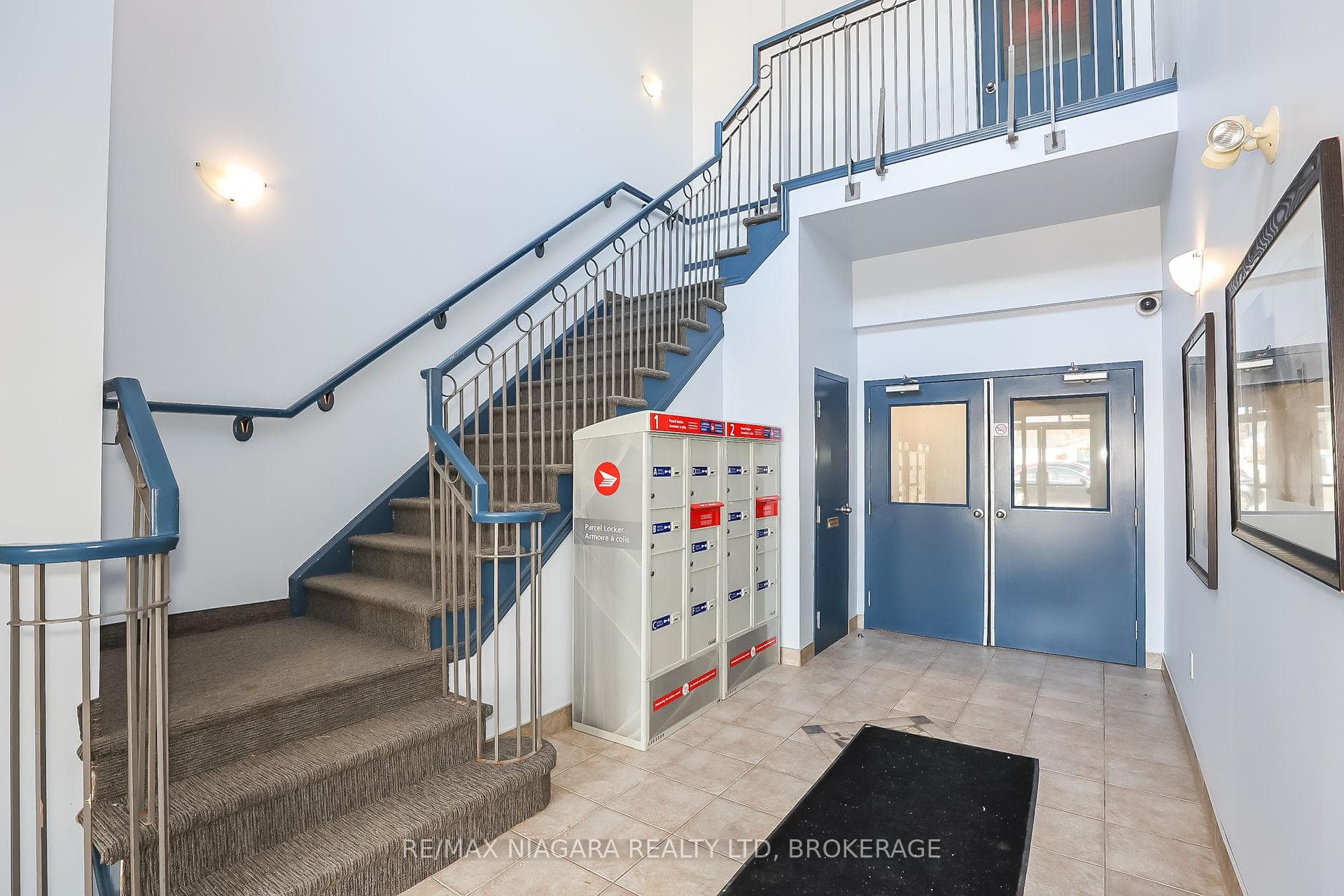 6365 DRUMMOND Road Unit 114 photo 4